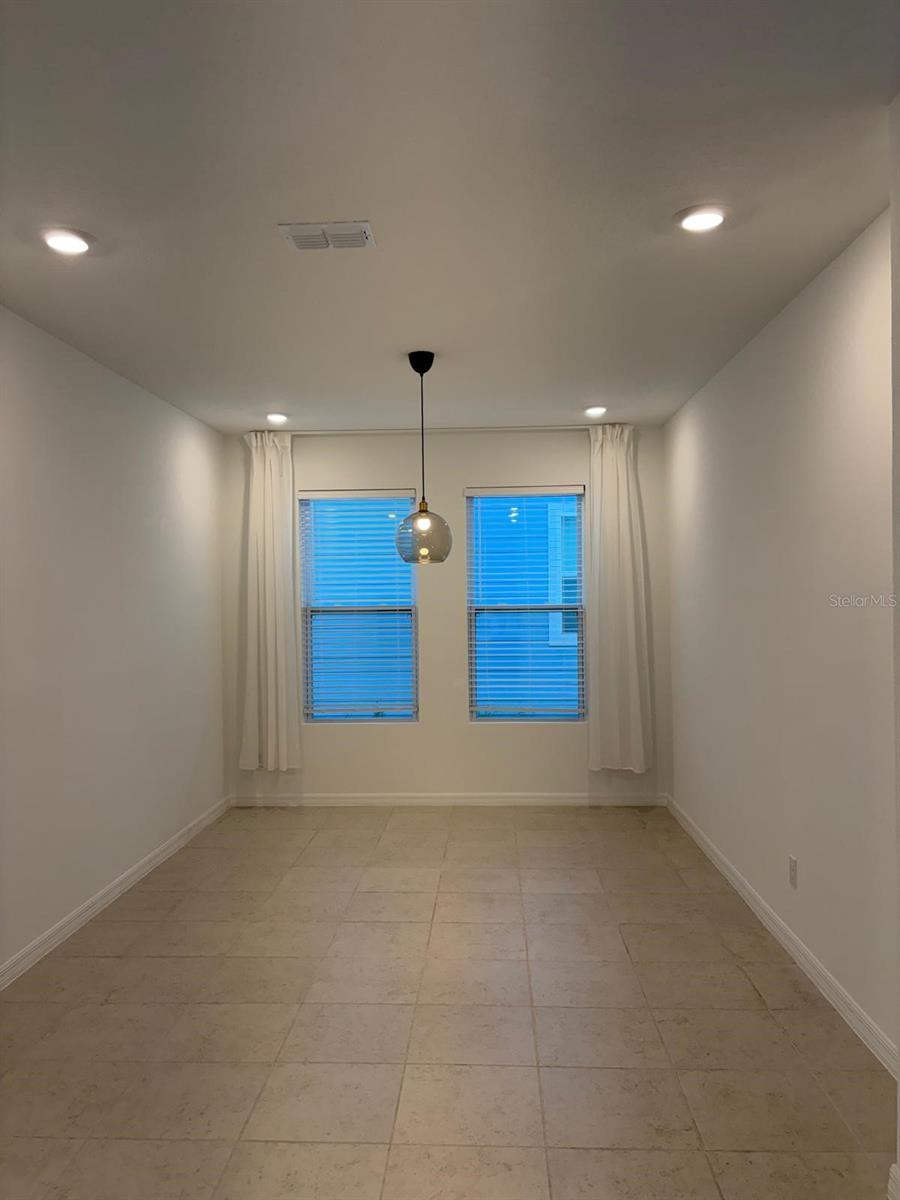Image 10 of 17 For 3125 Voyager Avenue