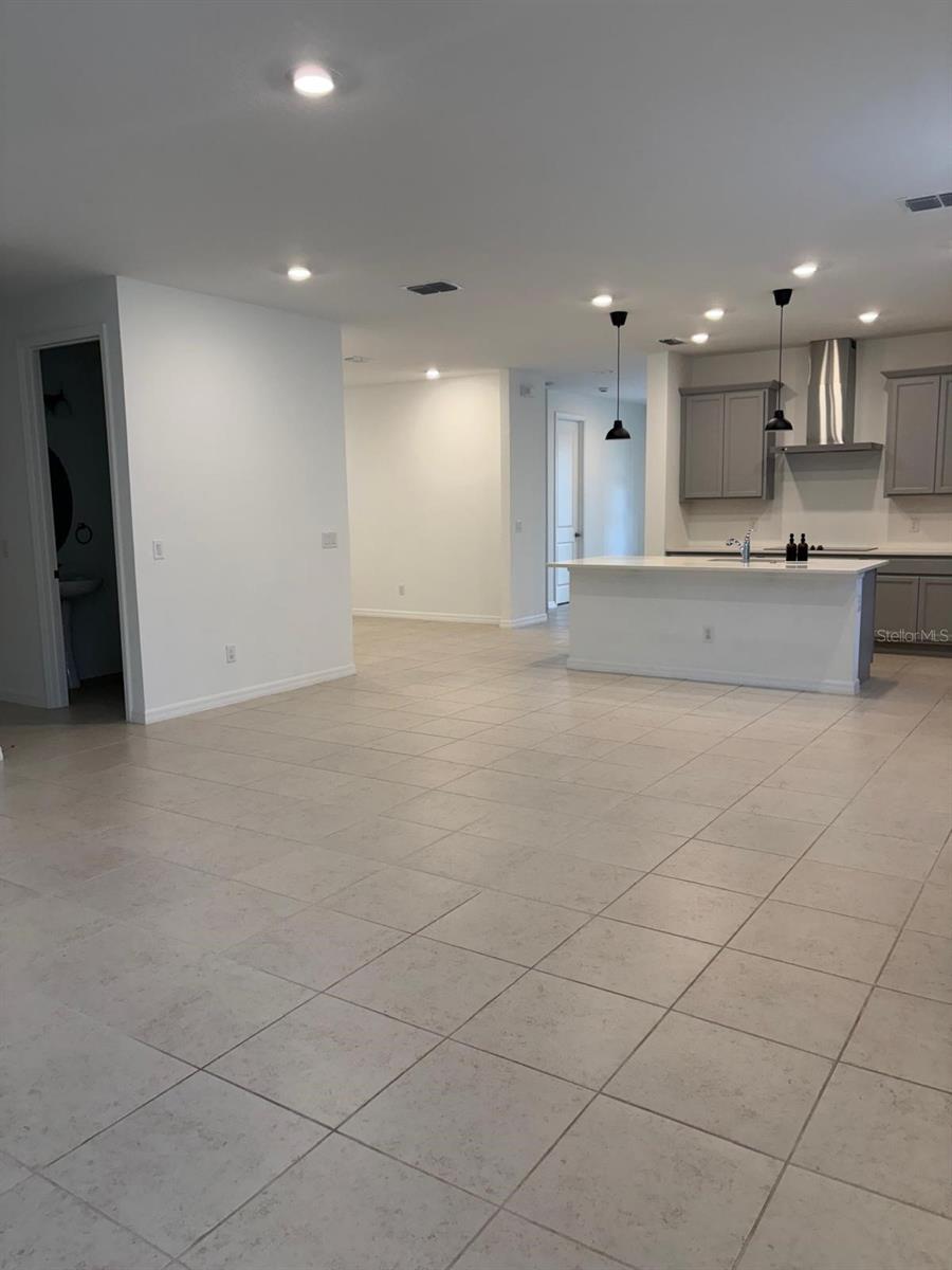 Image 4 of 17 For 3125 Voyager Avenue