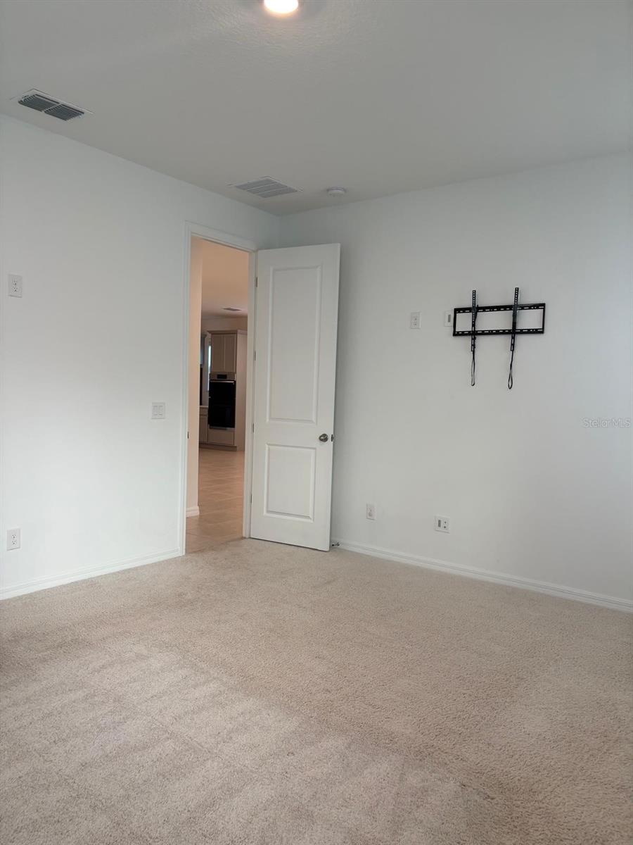Image 5 of 17 For 3125 Voyager Avenue