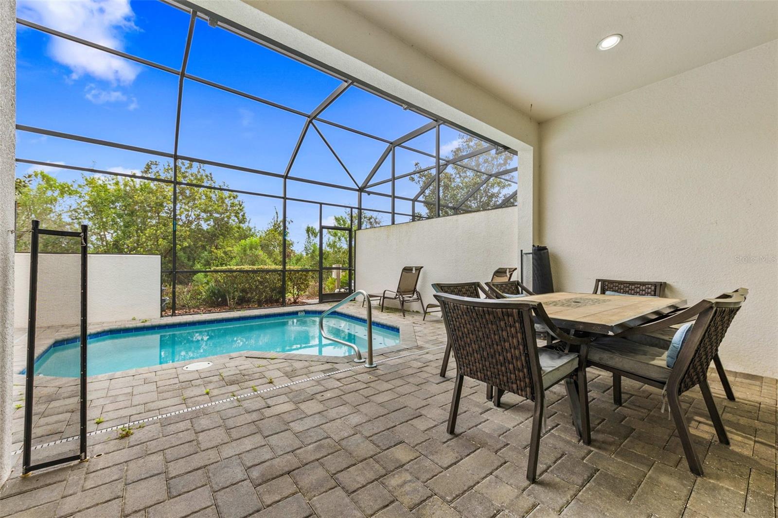 Image 20 of 34 For 462 Captiva Drive