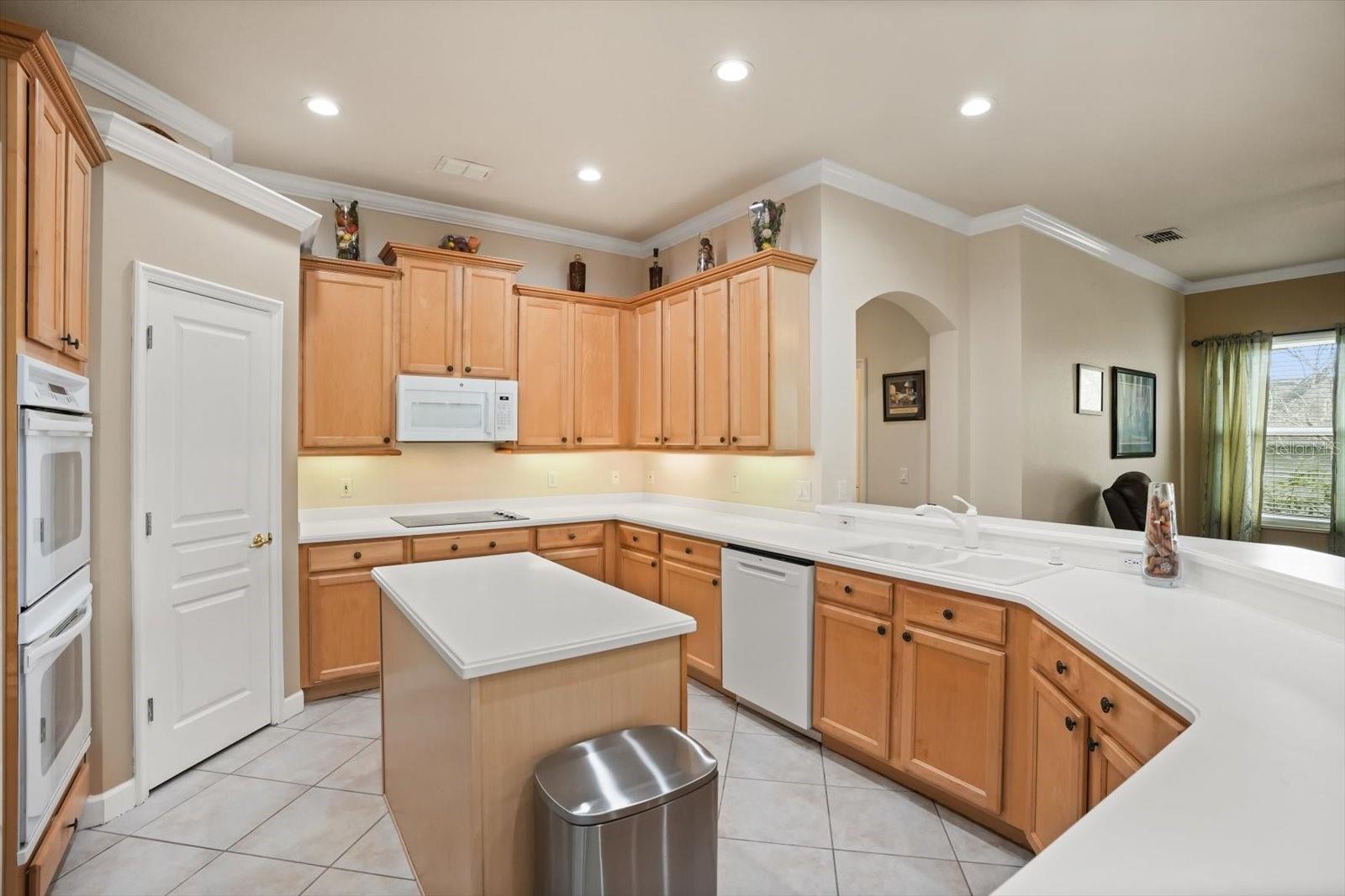 Image 11 of 47 For 1500 Ledgemont Lane