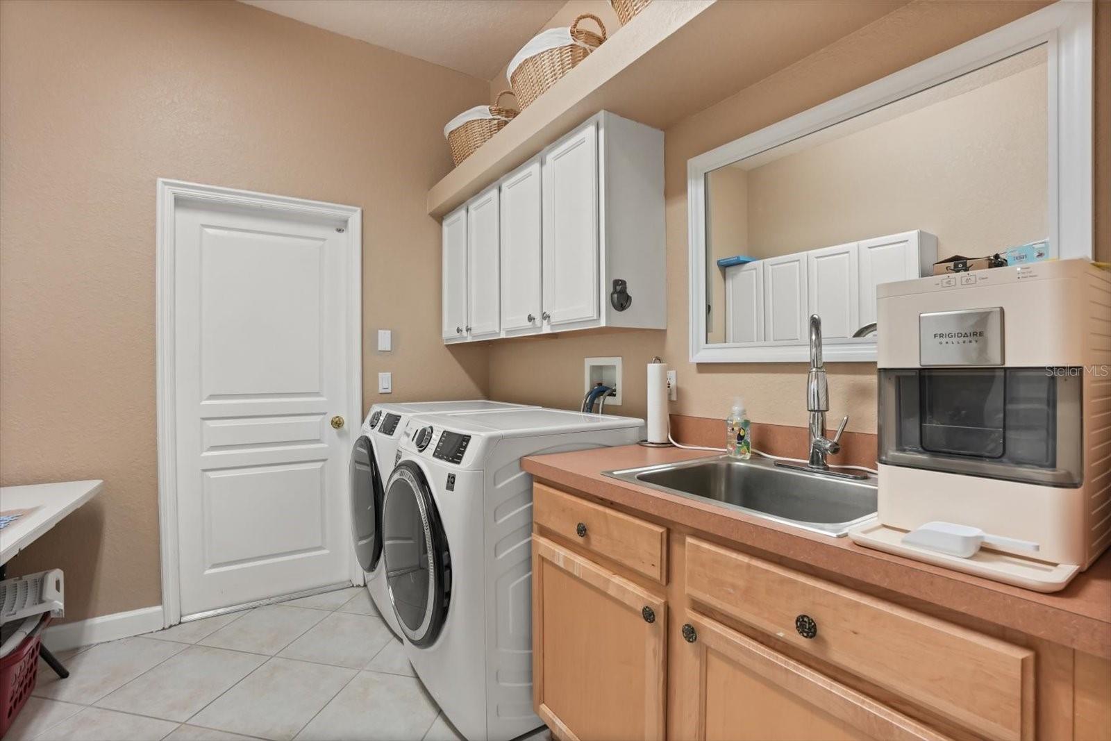 Image 25 of 47 For 1500 Ledgemont Lane