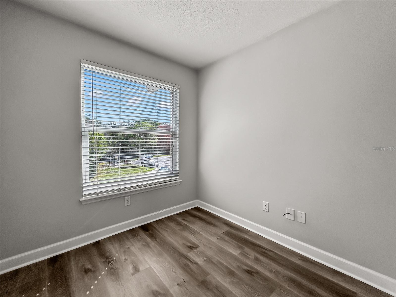 Image 21 of 24 For 1884 Peterson Place