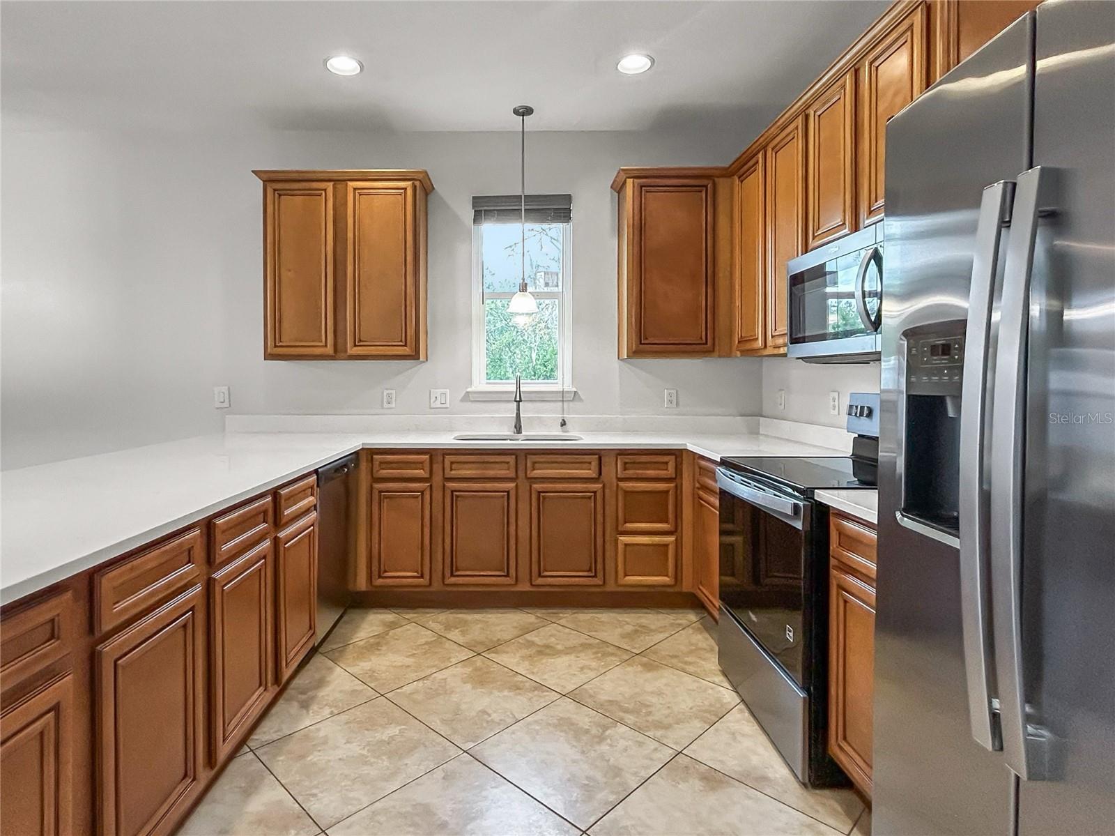 Image 5 of 24 For 1884 Peterson Place