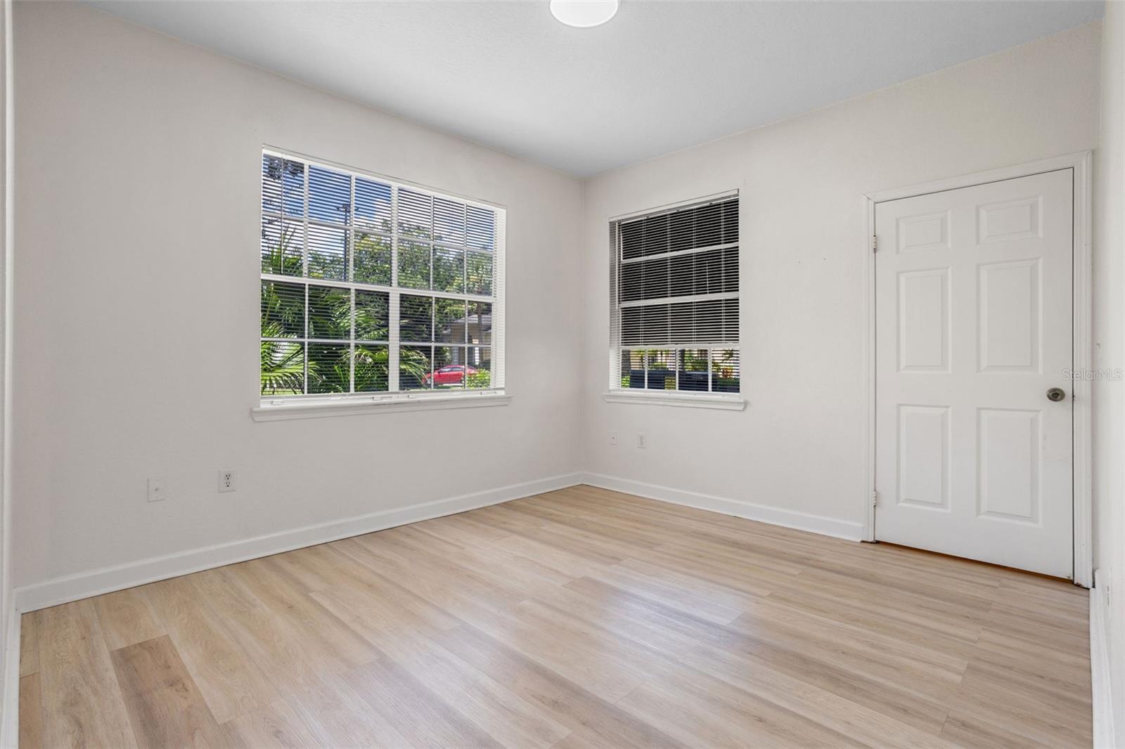 Image 21 of 41 For 2528 Robert Trent Jones Drive 1617