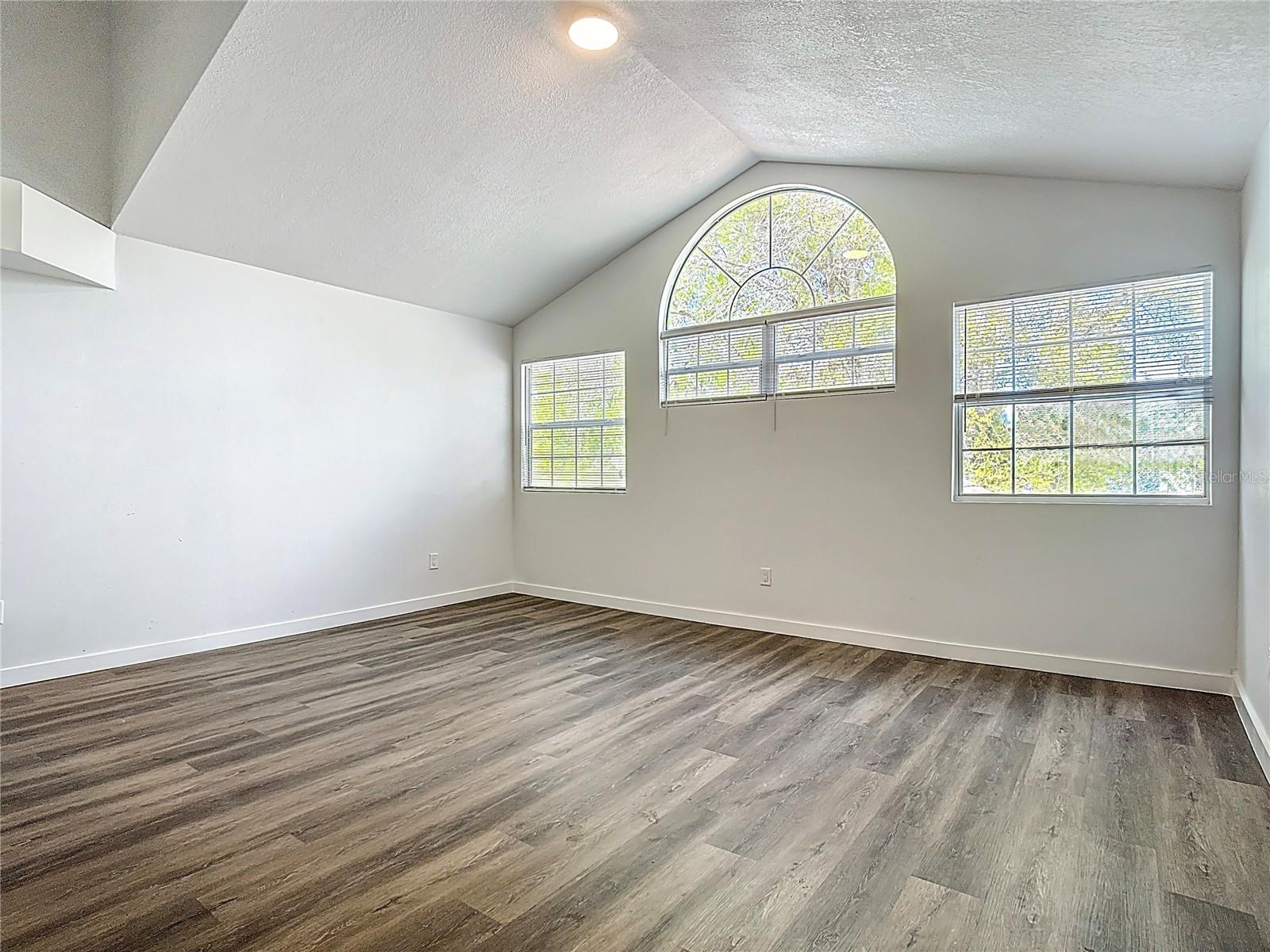 Image 7 of 34 For 2717 Poinciana Boulevard 176