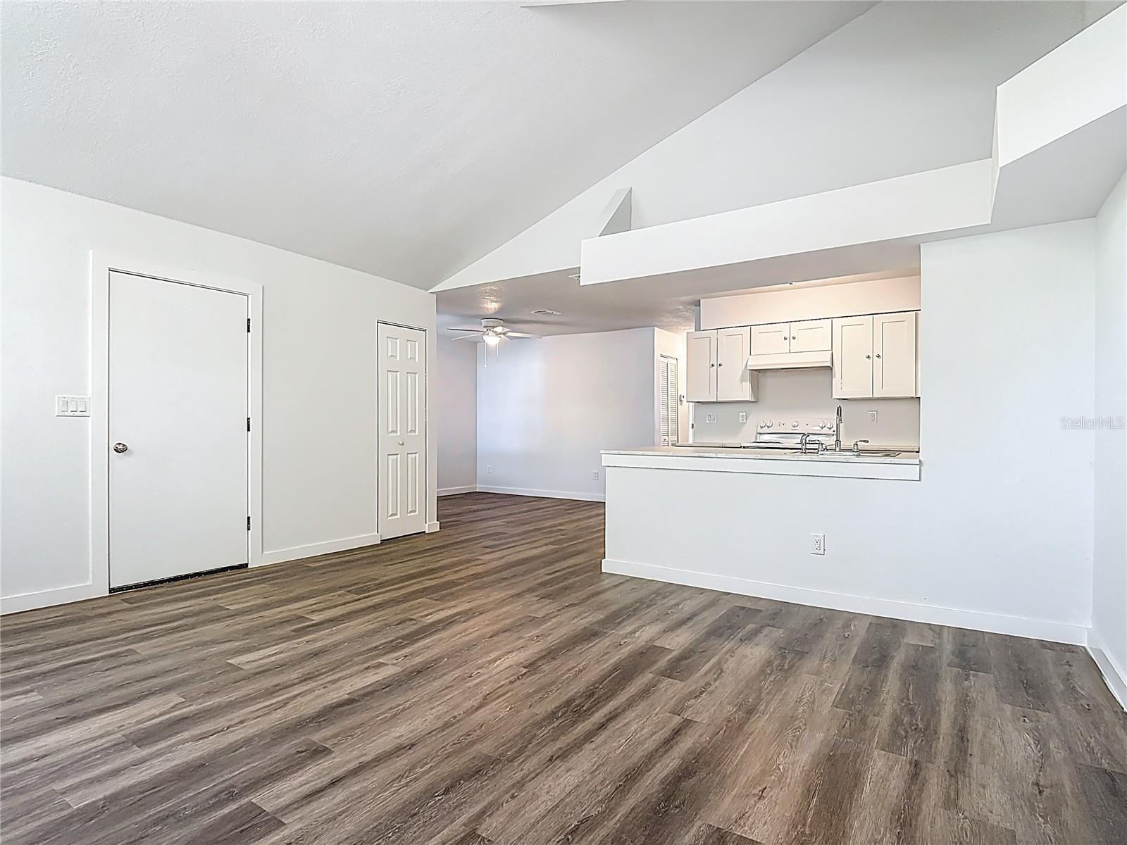 Image 9 of 34 For 2717 Poinciana Boulevard 176