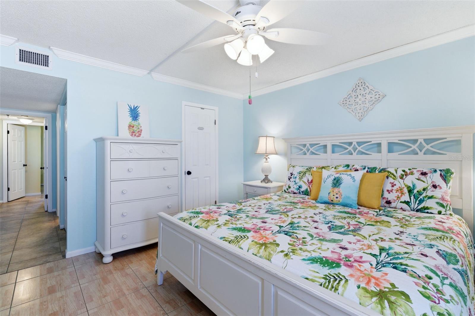 Image 22 of 49 For 5303 Atlantic Avenue 560