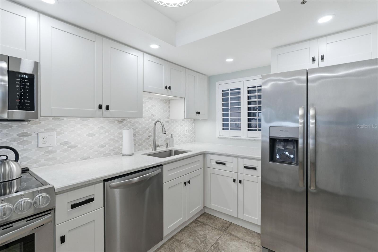 Image 4 of 49 For 5303 Atlantic Avenue 560