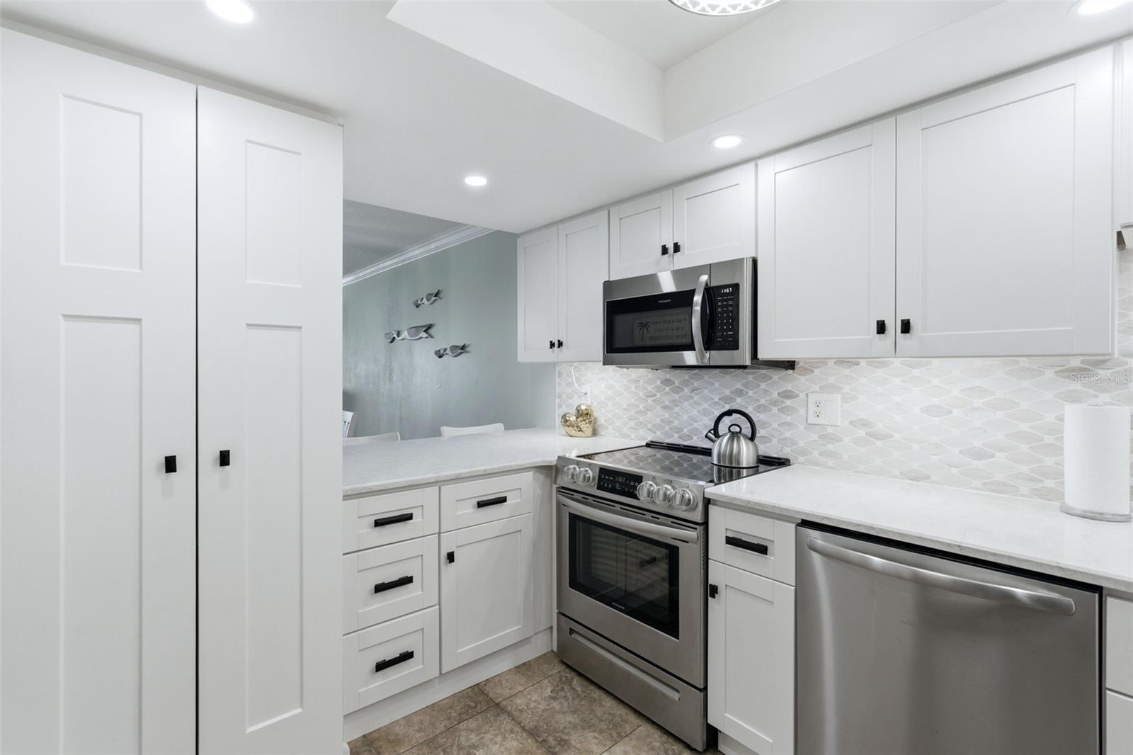 Image 5 of 49 For 5303 Atlantic Avenue 560