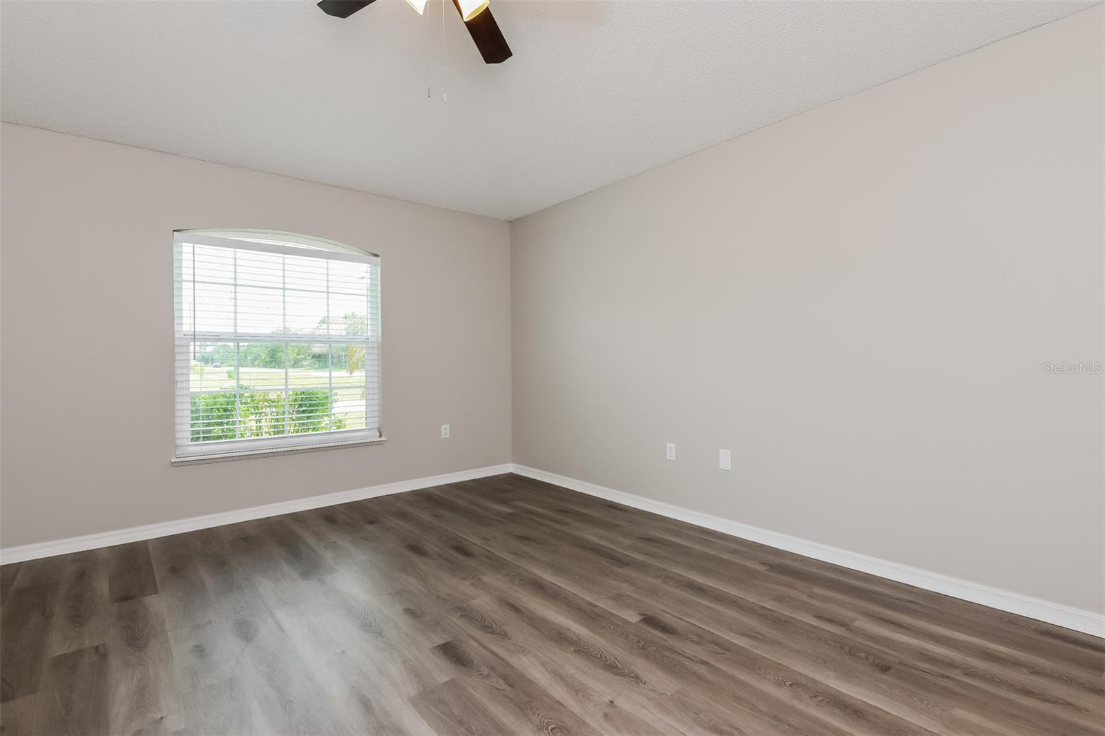 Image 10 of 16 For 1101 Munster Court