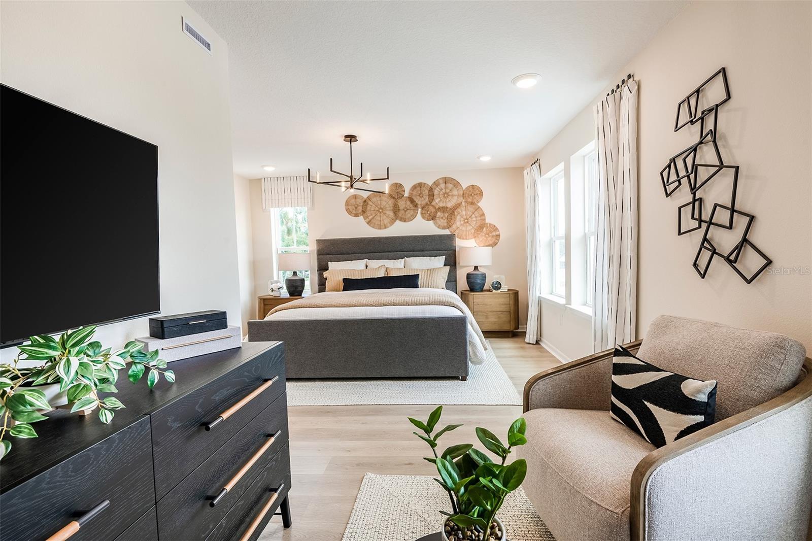 Image 9 of 12 For 688 Lola Lane