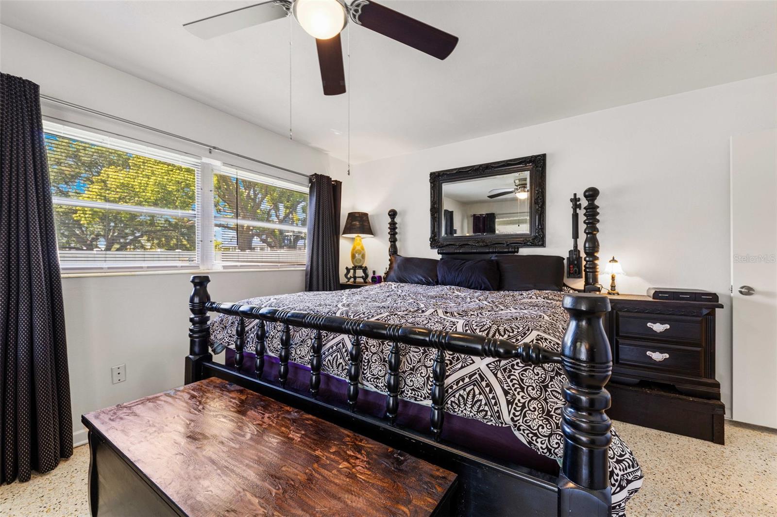 Image 16 of 33 For 936 Avenue T Se