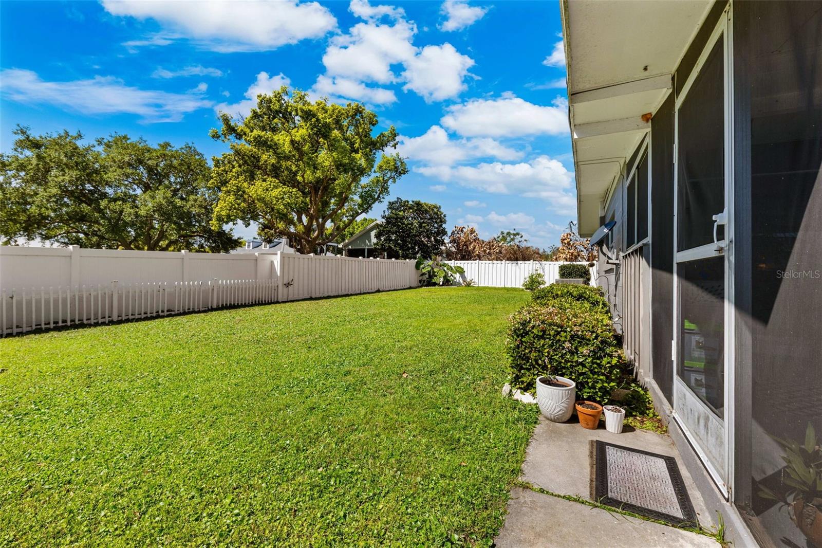 Image 29 of 33 For 936 Avenue T Se