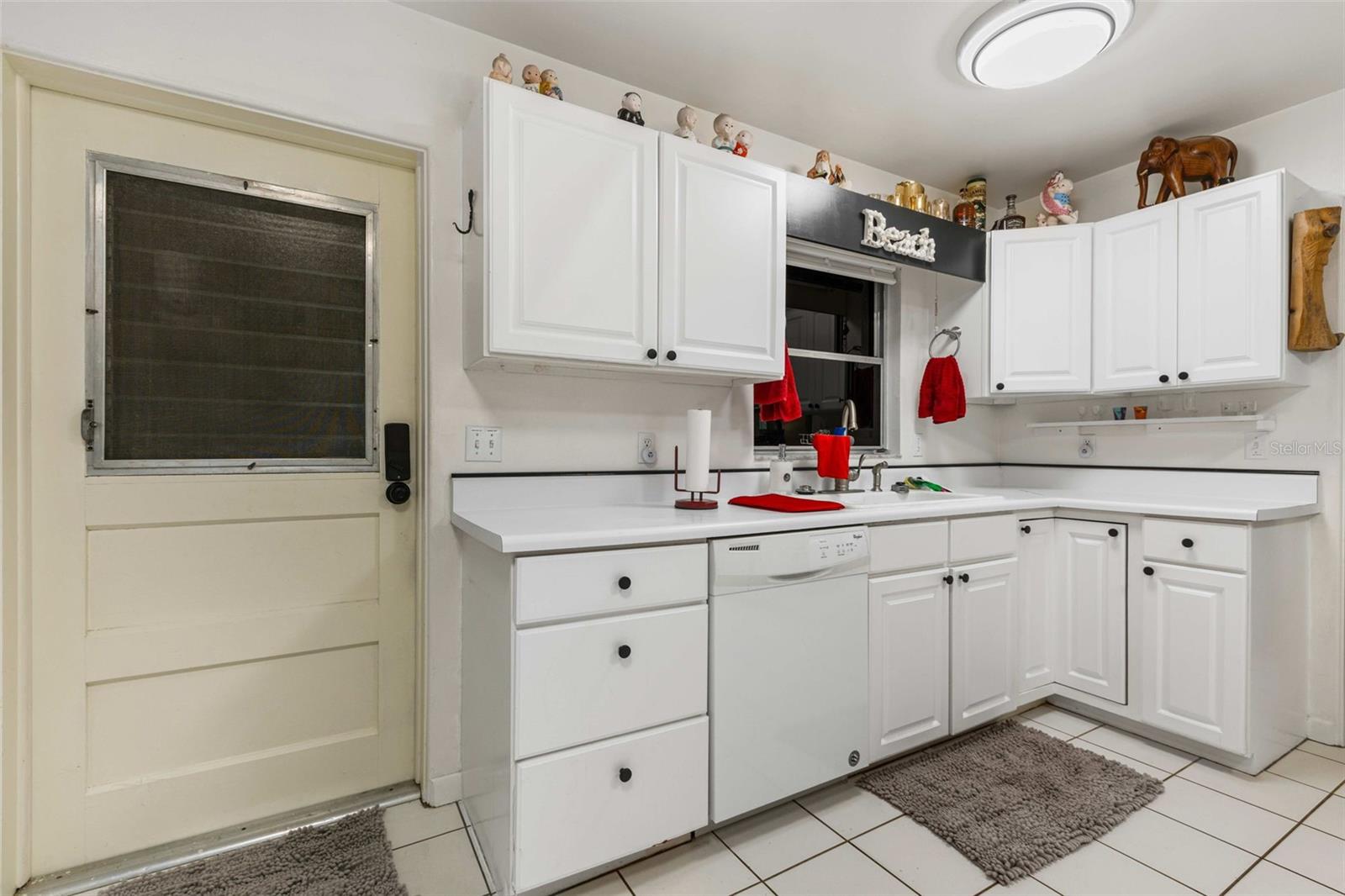 Image 7 of 33 For 936 Avenue T Se