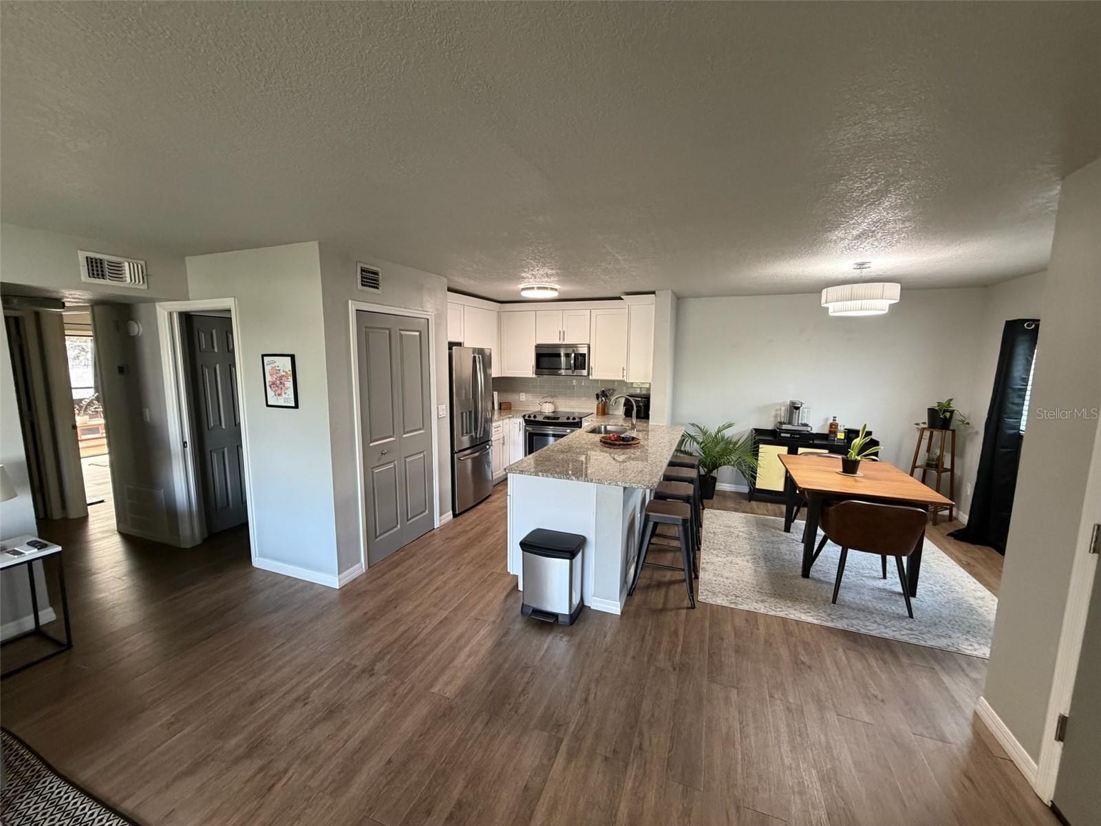 Image 3 of 12 For 110 Killarney Bay Court 1