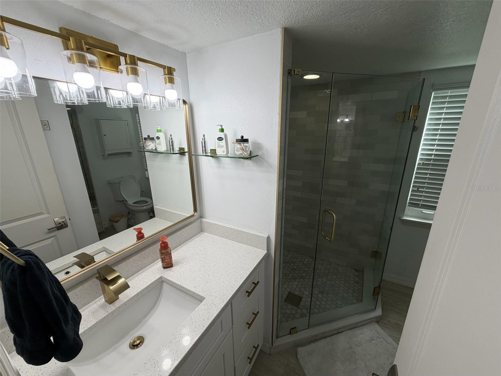 Image 7 of 12 For 110 Killarney Bay Court 1