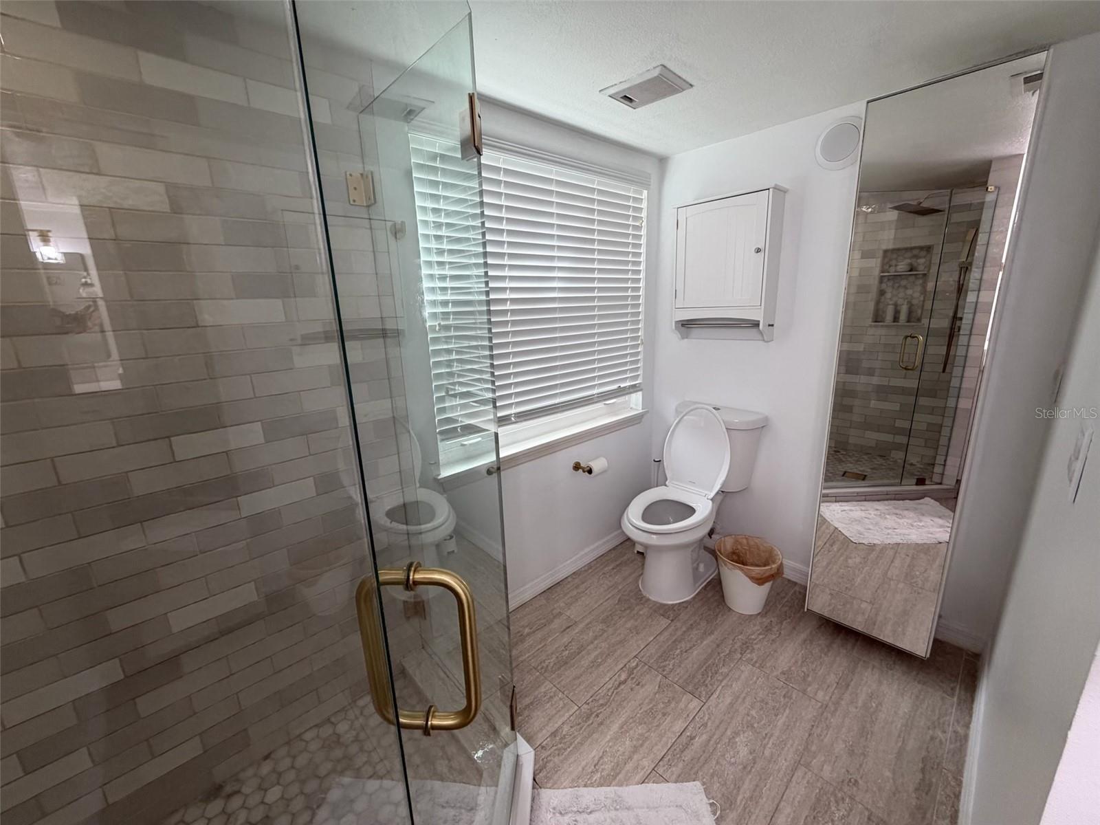 Image 8 of 12 For 110 Killarney Bay Court 1