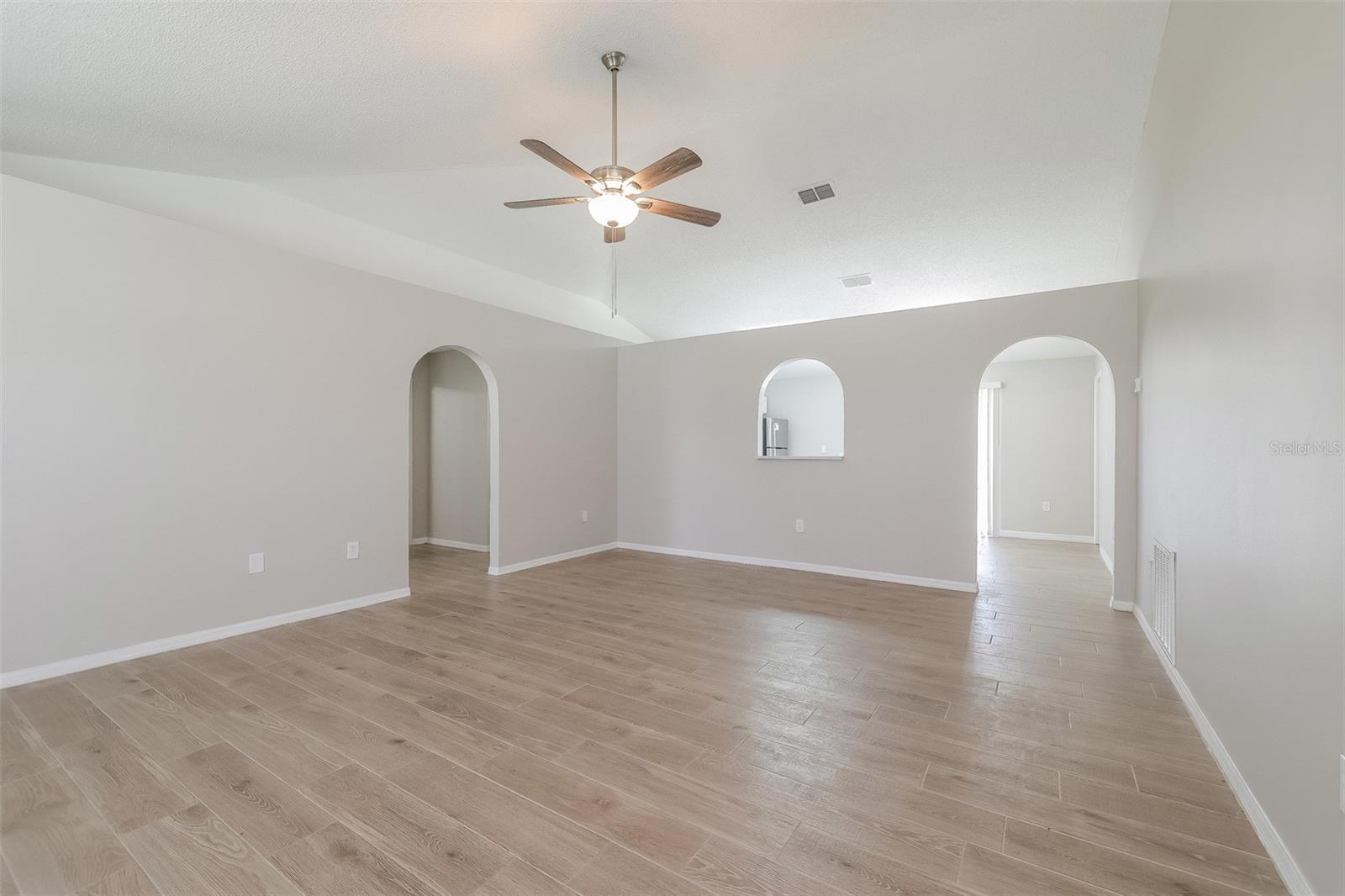 Image 3 of 16 For 721 Pelican Court