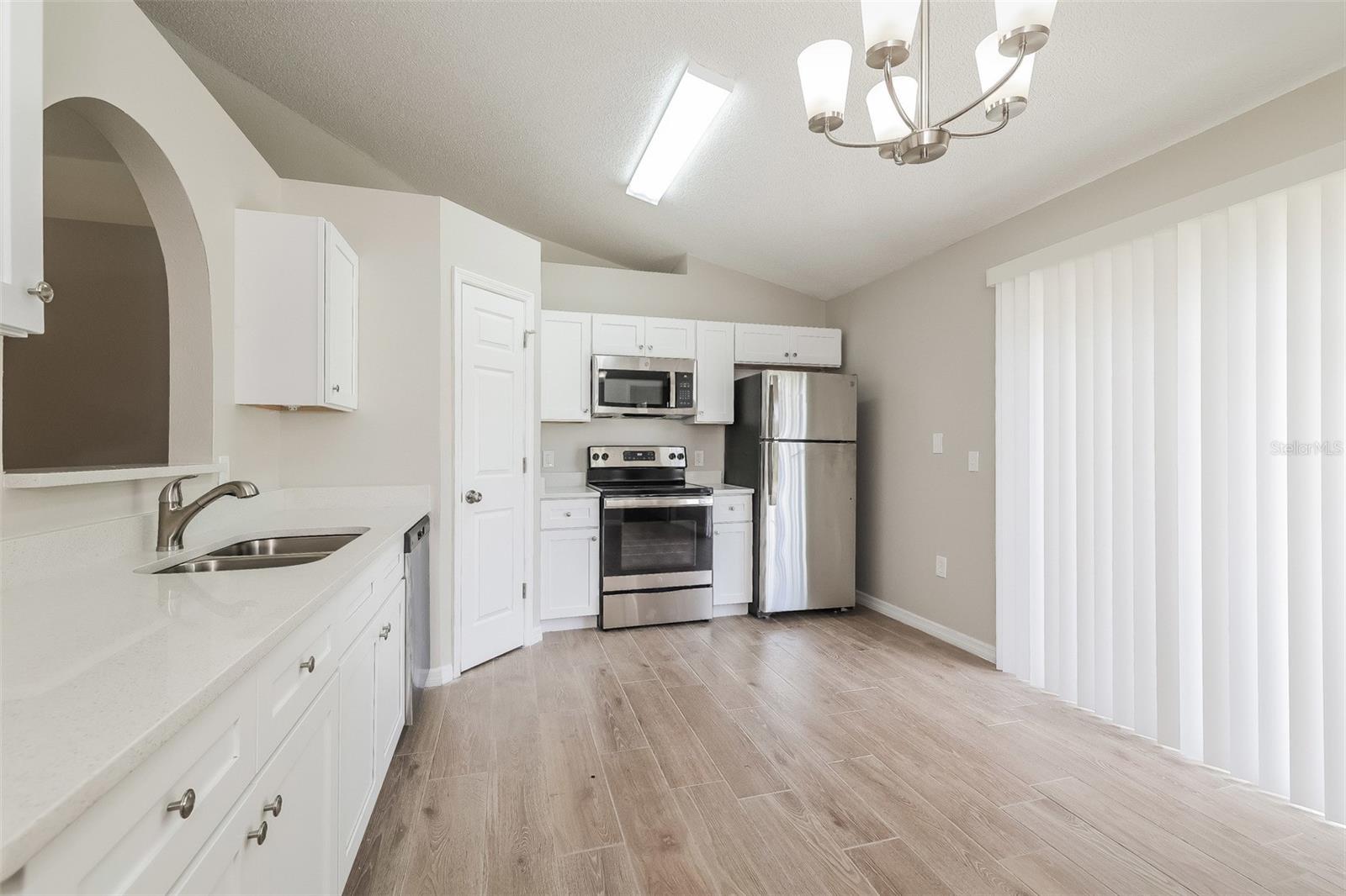 Image 6 of 16 For 721 Pelican Court