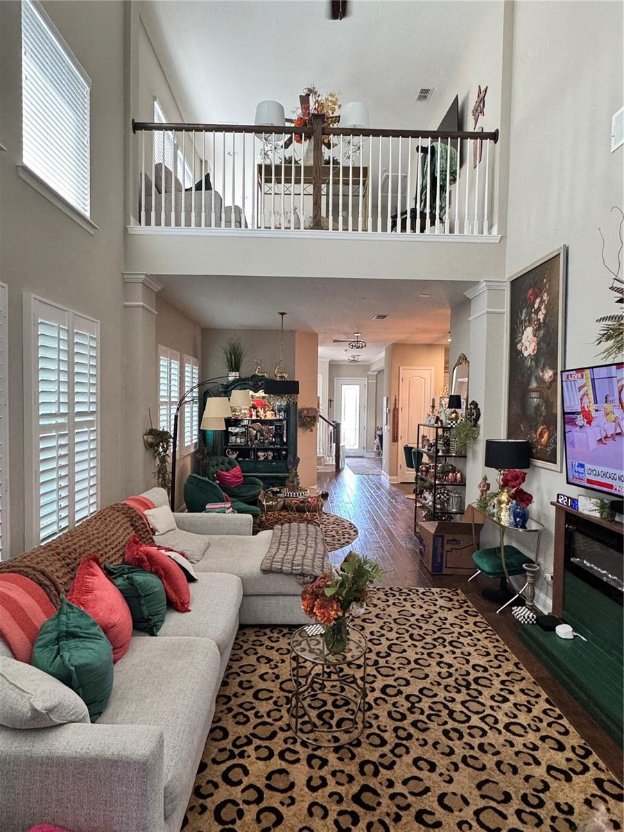 Image 4 of 34 For 7761 Laureate Boulevard