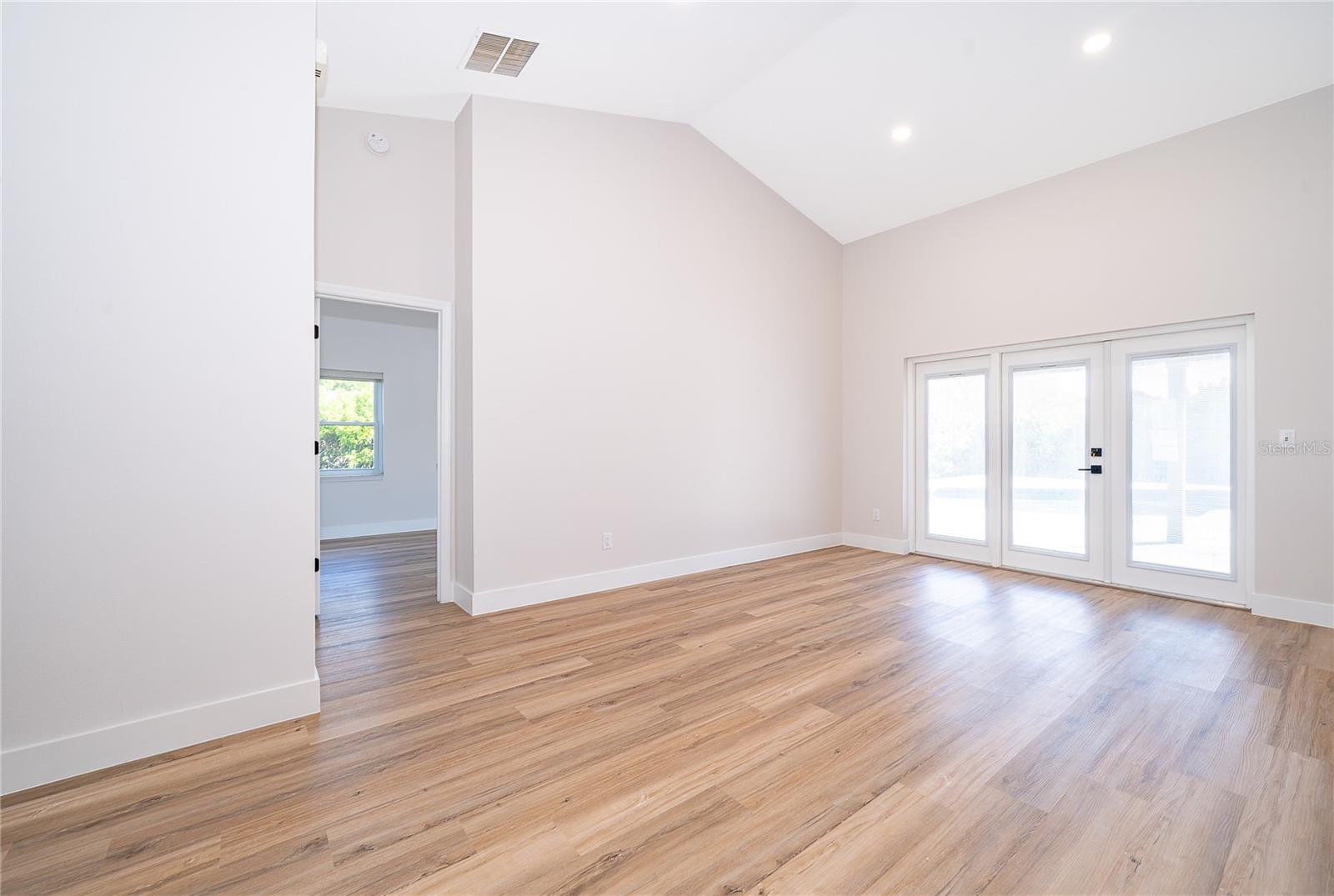 Image 12 of 32 For 2203 Bancroft Boulevard