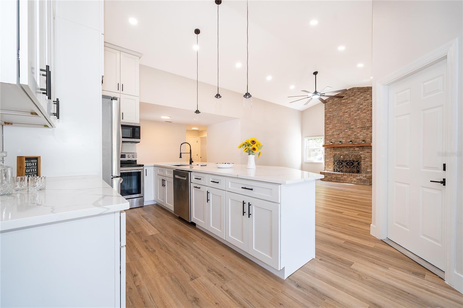 Image 5 of 32 For 2203 Bancroft Boulevard