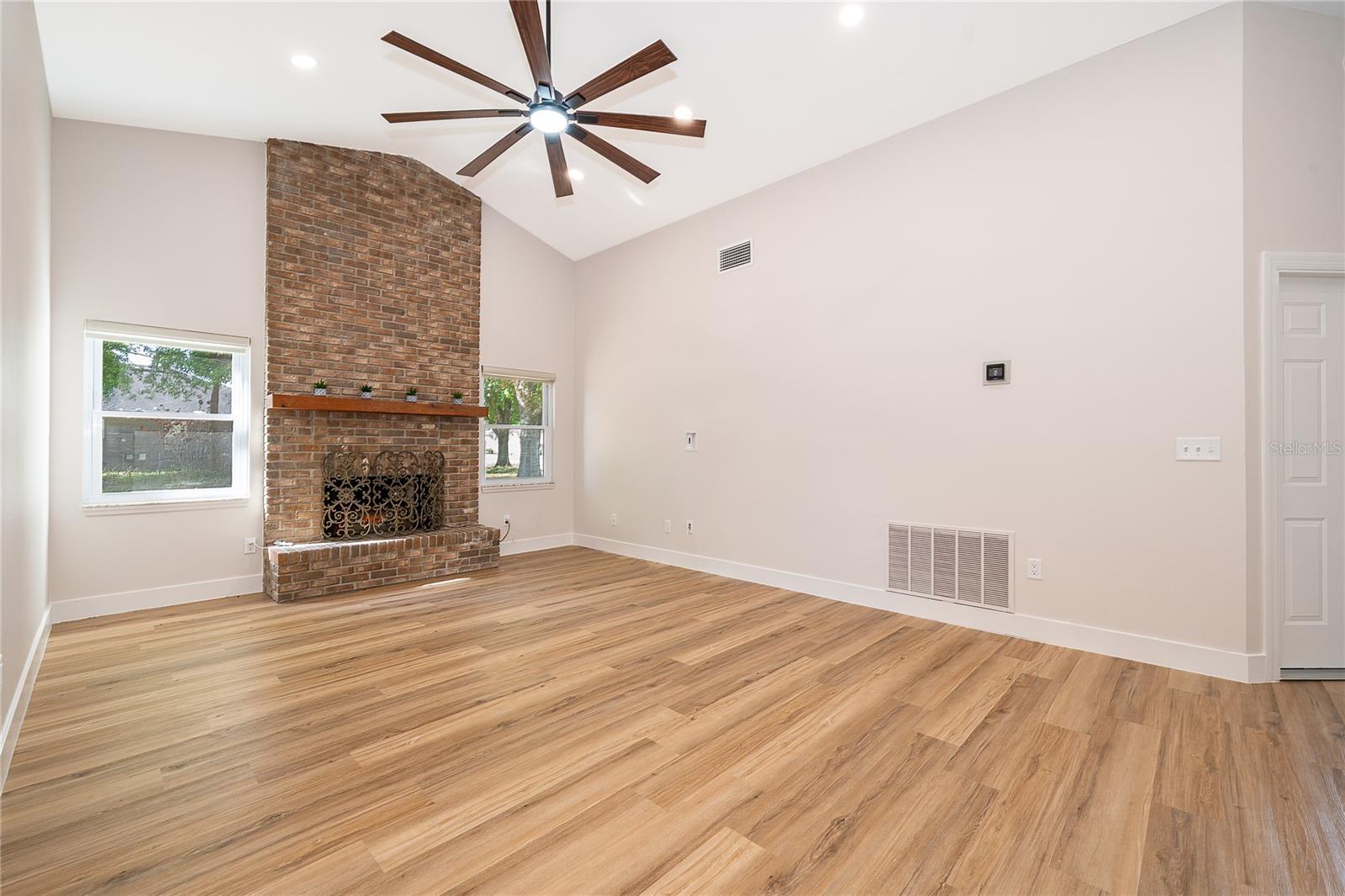 Image 9 of 32 For 2203 Bancroft Boulevard