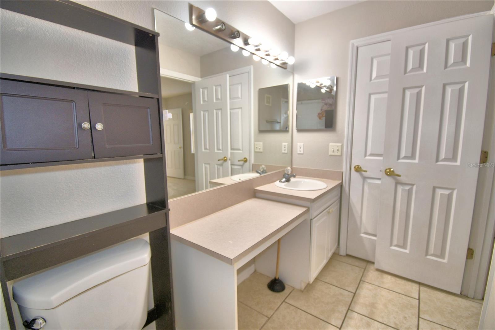 Image 54 of 58 For 217 Australian Way