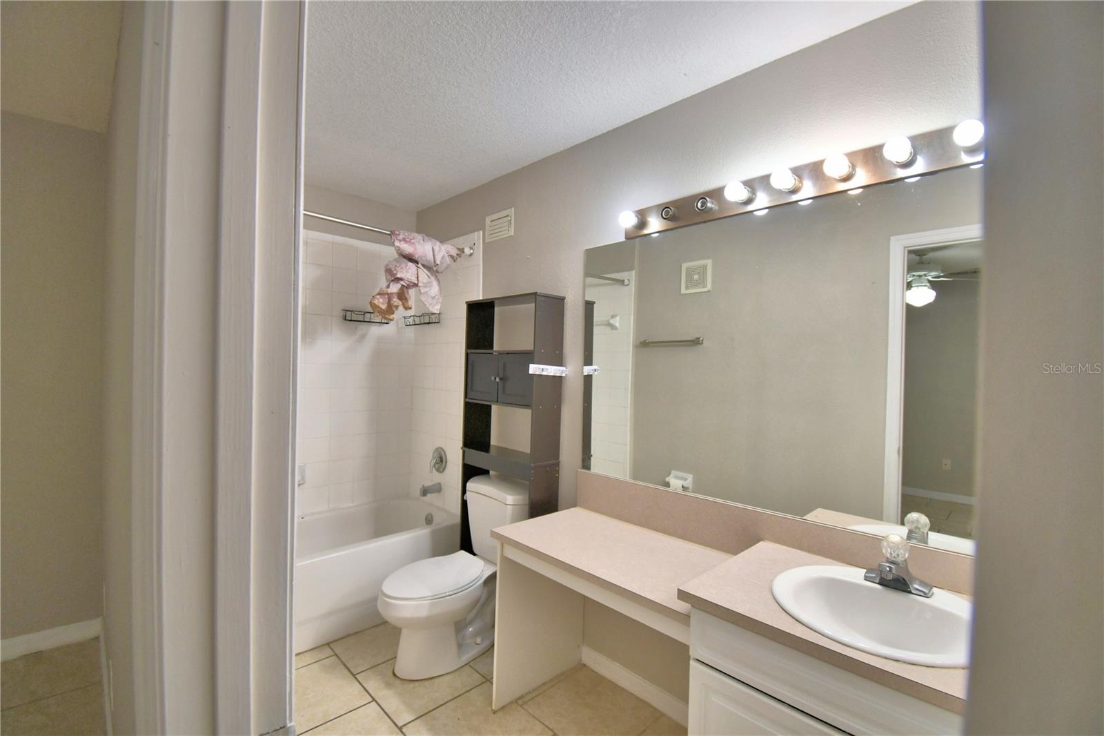 Image 56 of 58 For 217 Australian Way