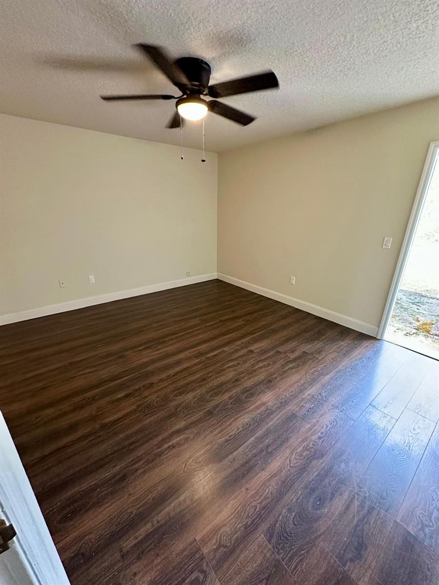 Image 11 of 19 For 5 Eton Lane 