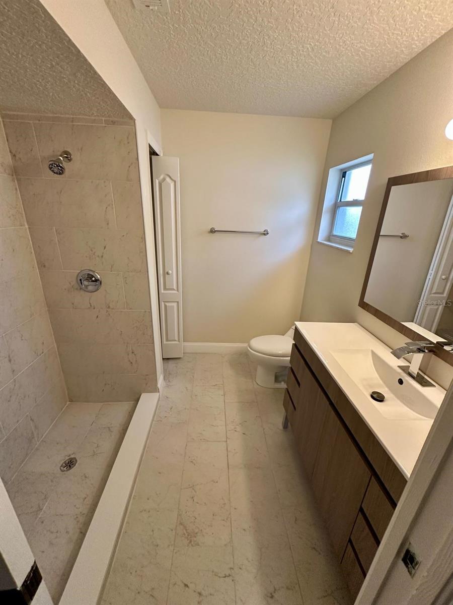 Image 14 of 19 For 5 Eton Lane 