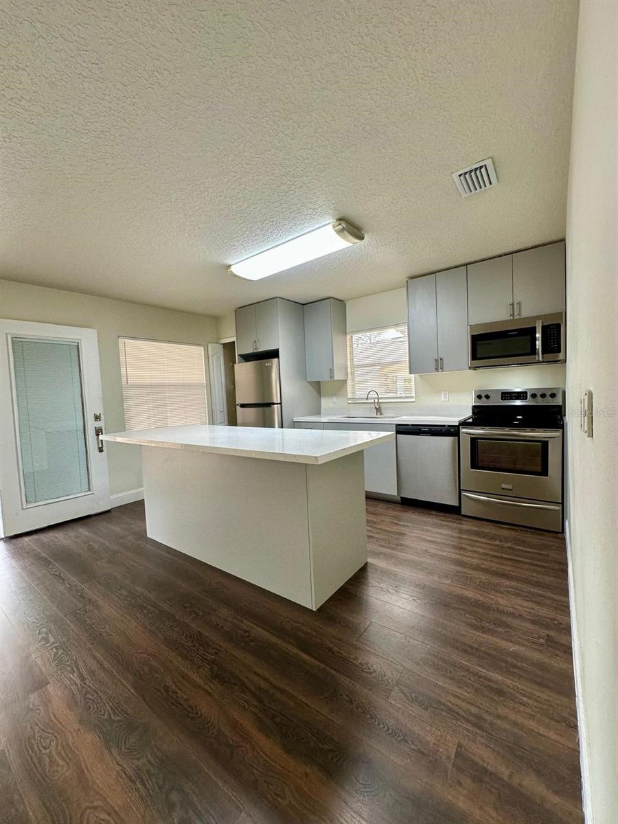 Image 5 of 19 For 5 Eton Lane 