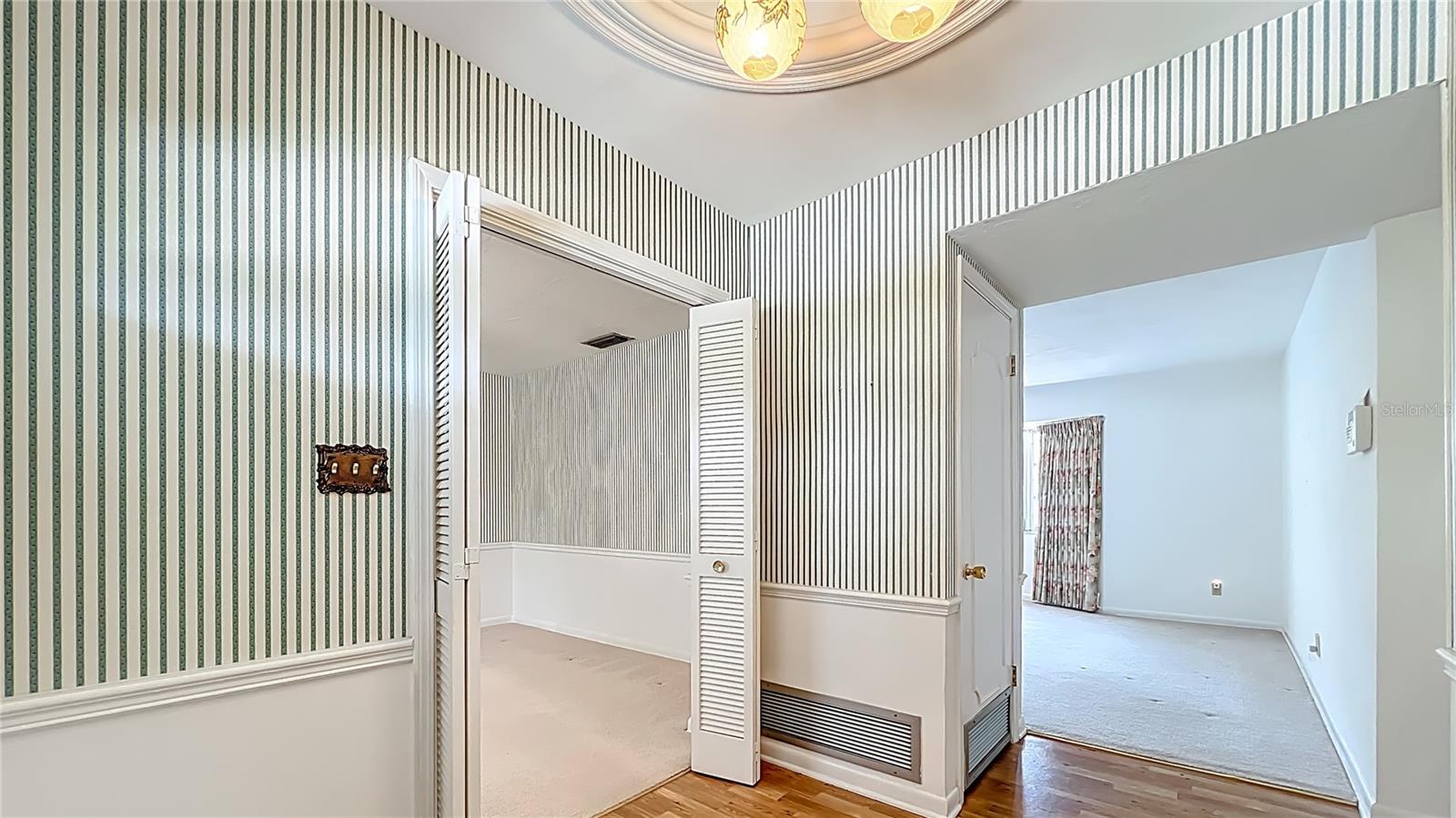 Image 4 of 52 For 2600 Mohawk Trail