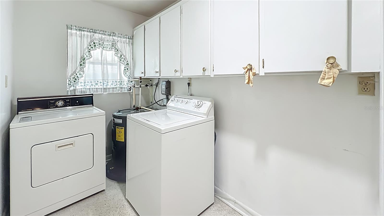 Image 40 of 52 For 2600 Mohawk Trail