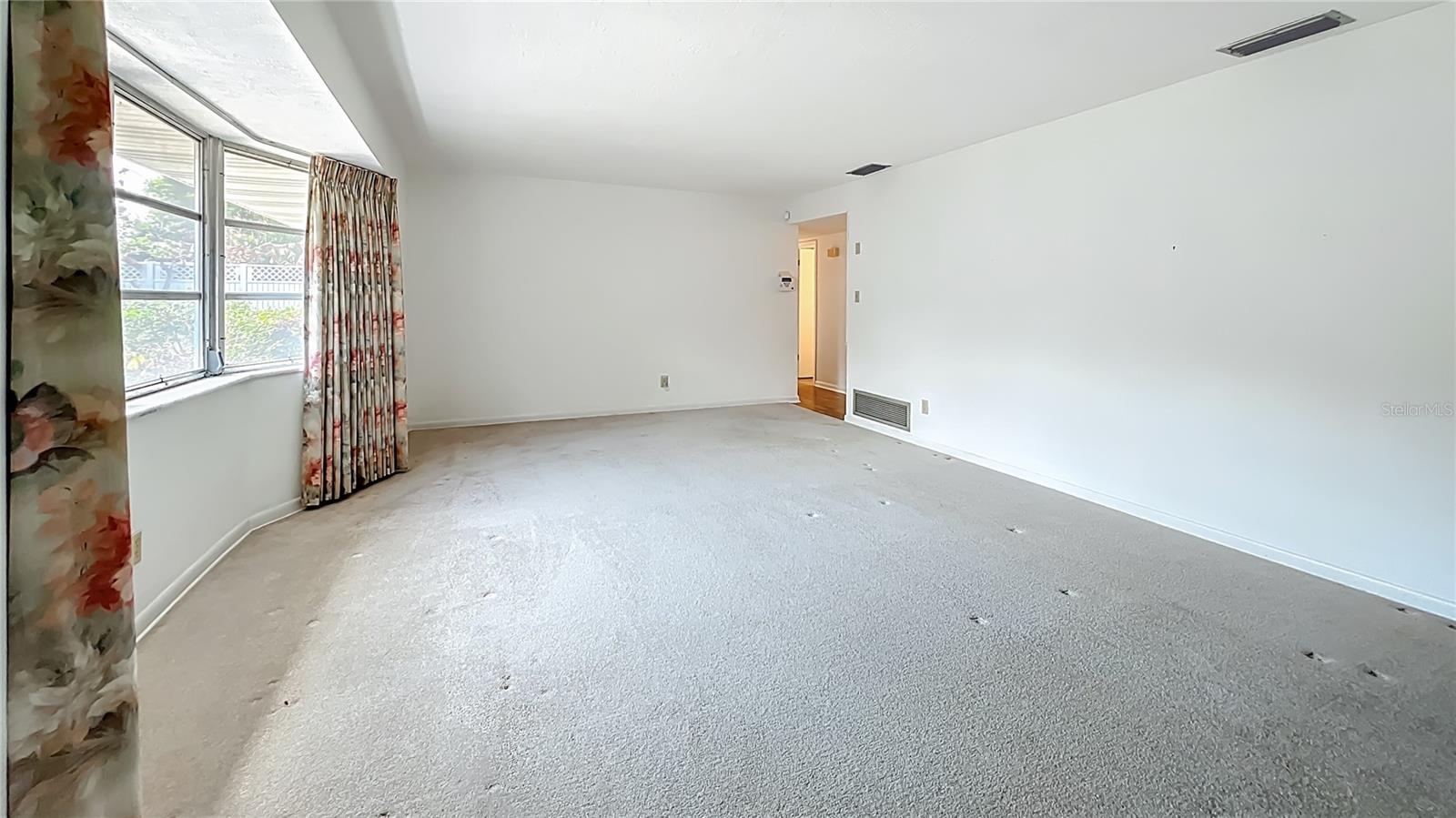 Image 8 of 52 For 2600 Mohawk Trail