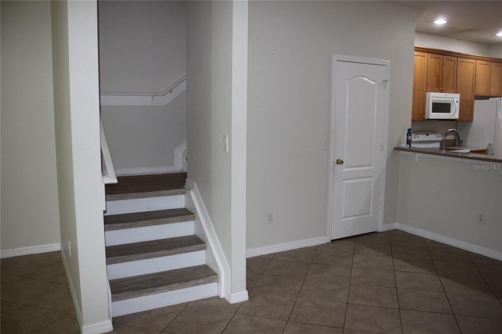 Image 8 of 26 For 3222 Villa Strada Way