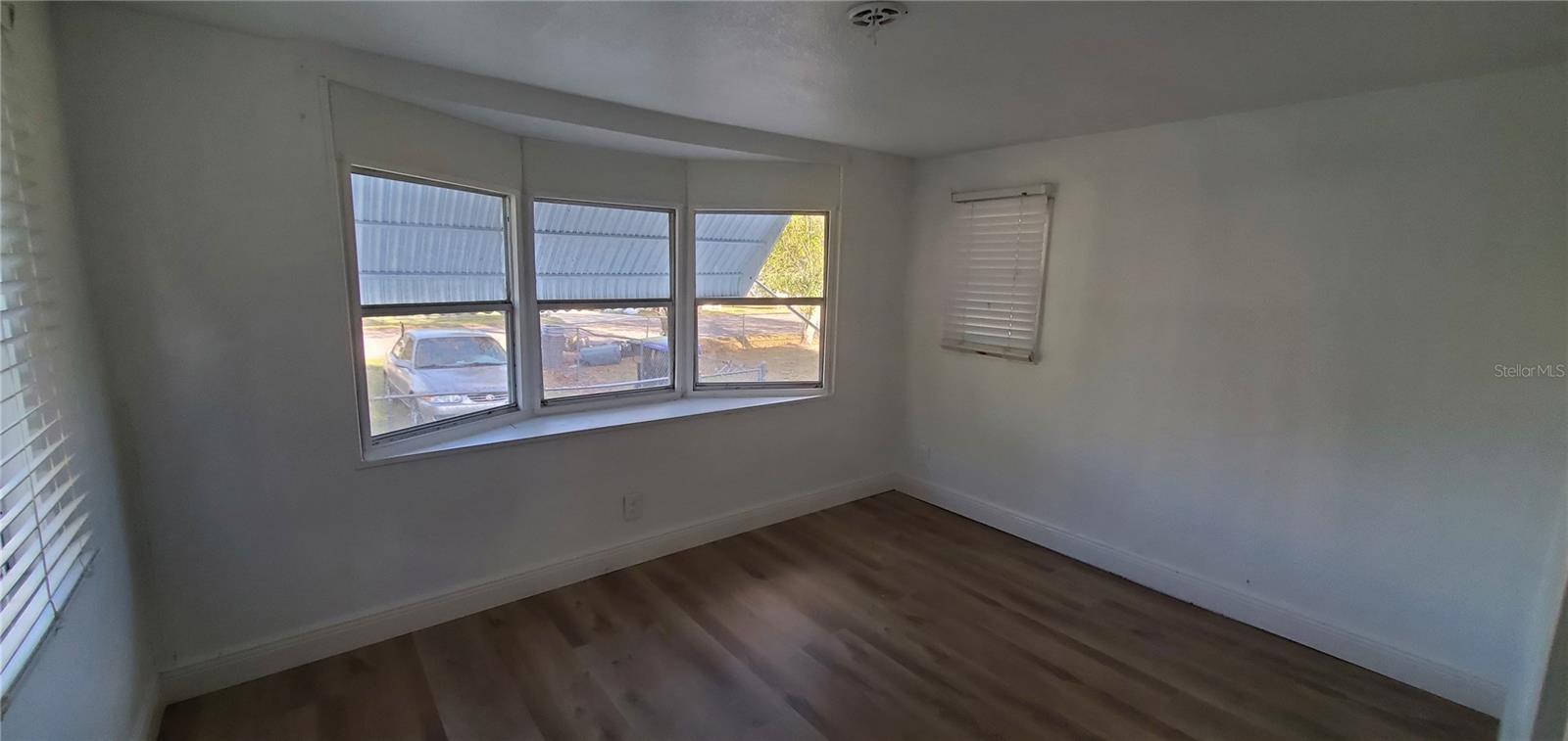 Listing photo id 12 for 4305 Tony Street