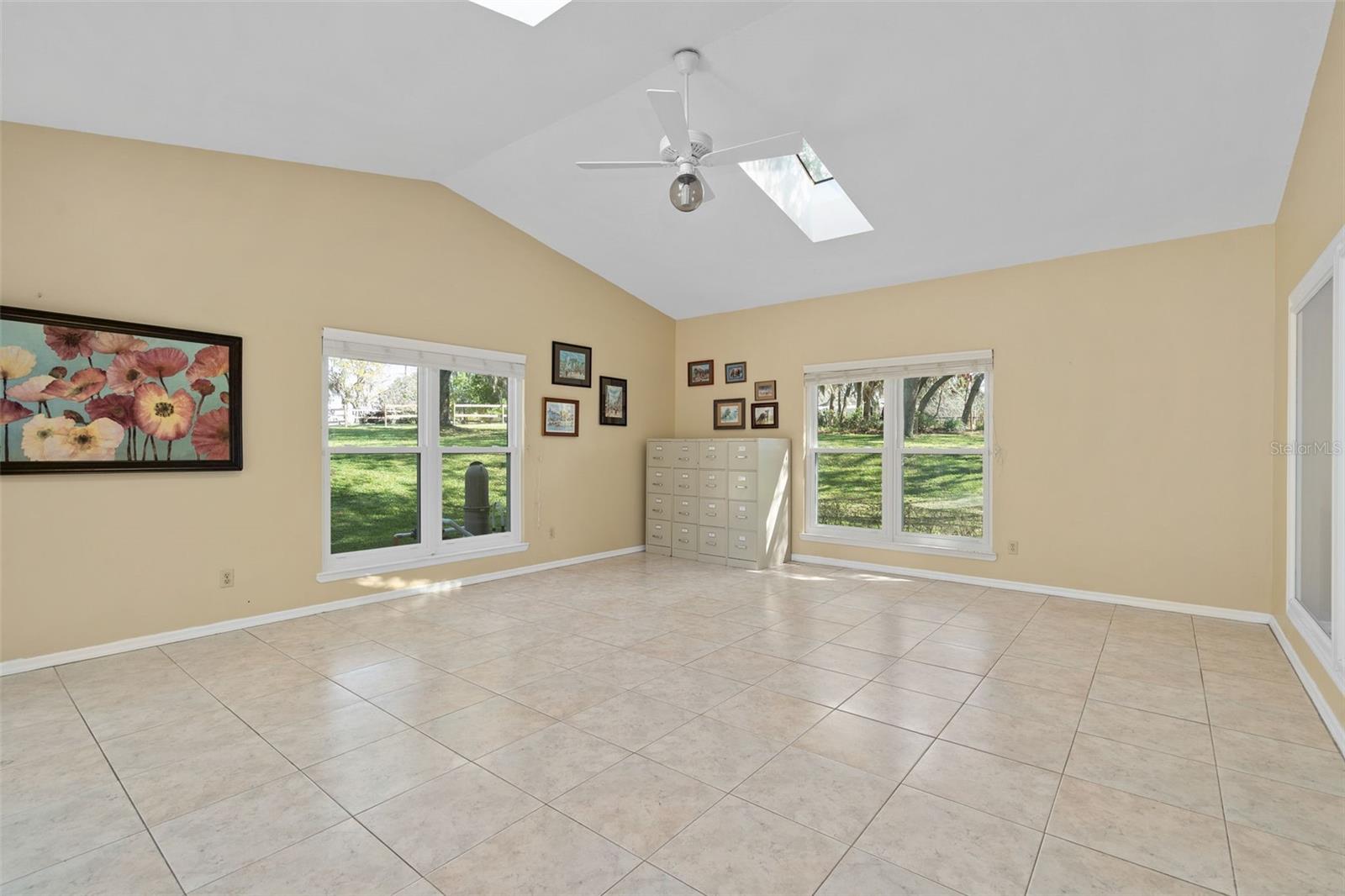 Image 13 of 43 For 1805 Meadowbend Drive