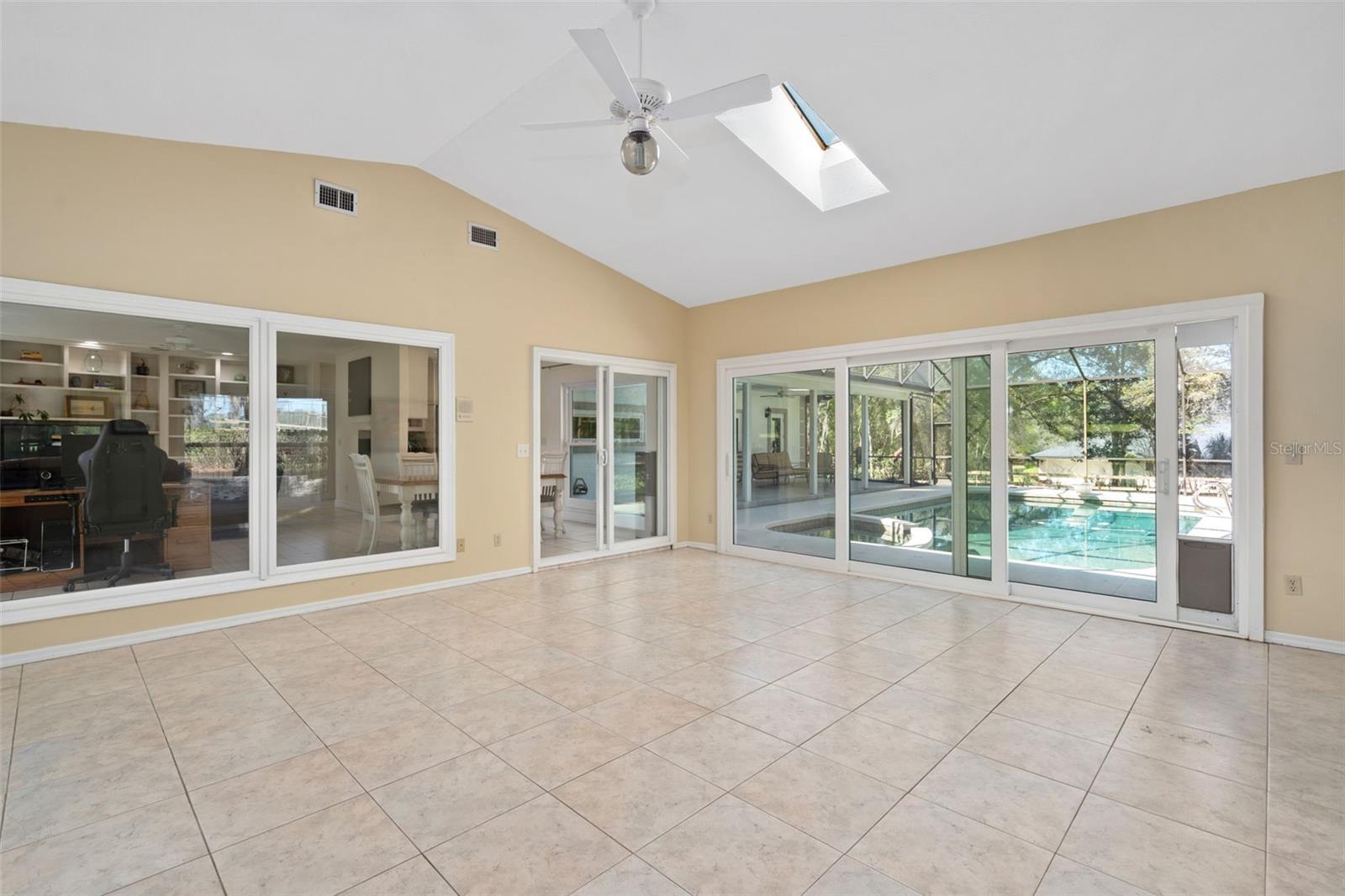 Image 14 of 43 For 1805 Meadowbend Drive