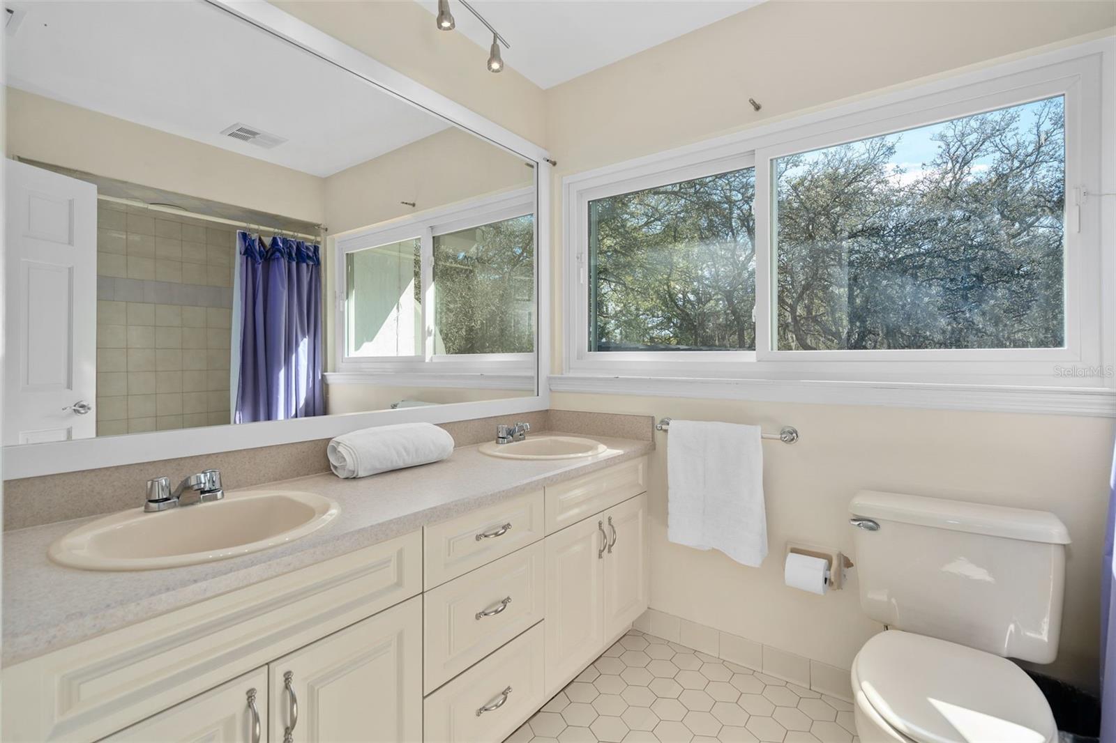 Image 24 of 43 For 1805 Meadowbend Drive