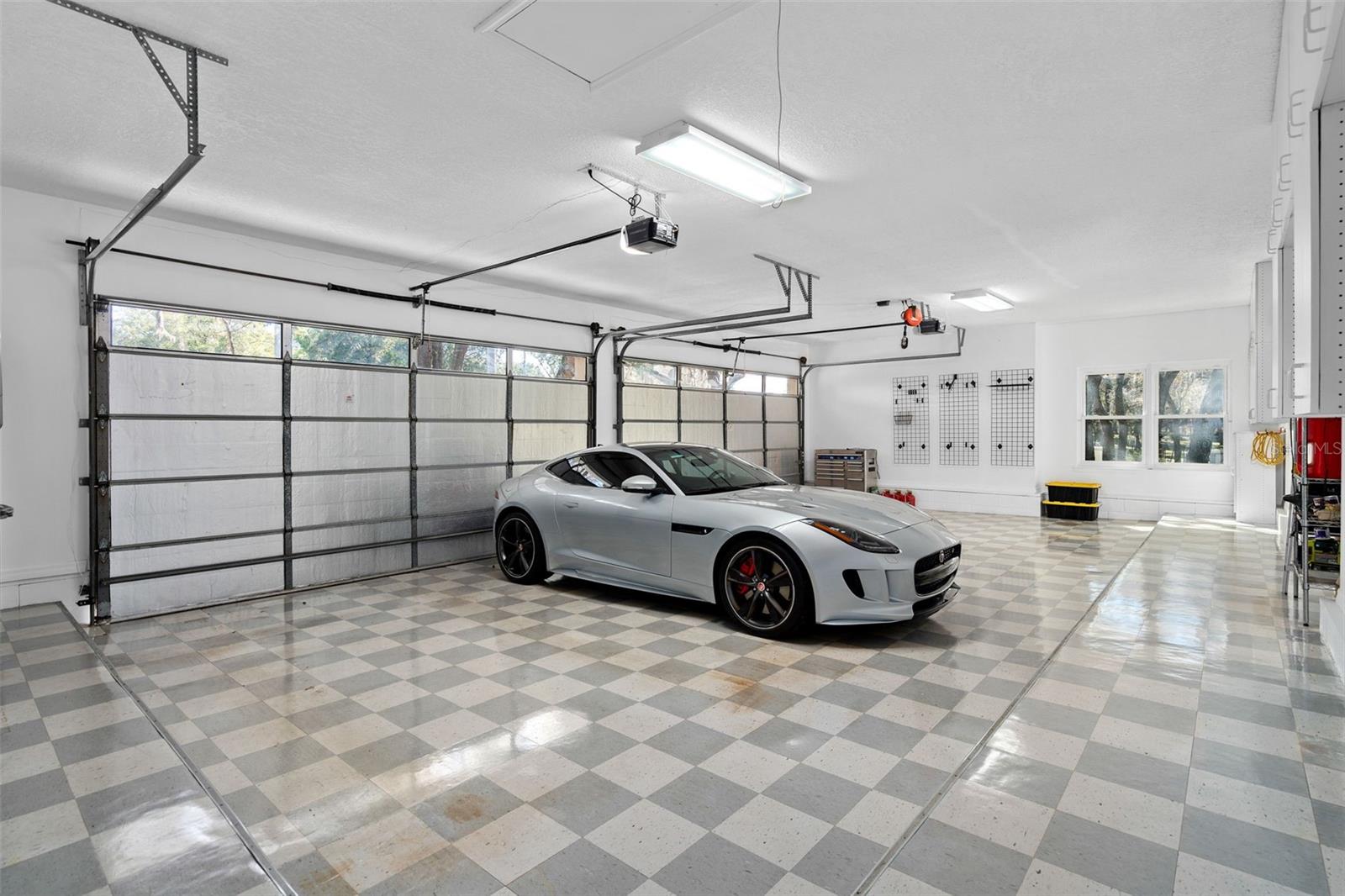 Image 29 of 43 For 1805 Meadowbend Drive