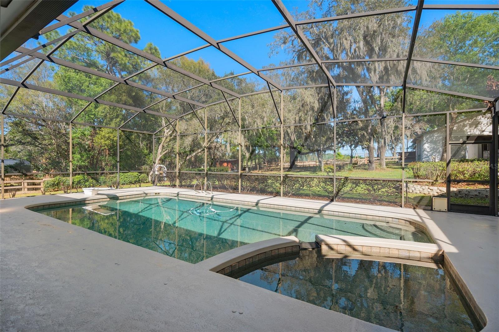 Image 32 of 43 For 1805 Meadowbend Drive