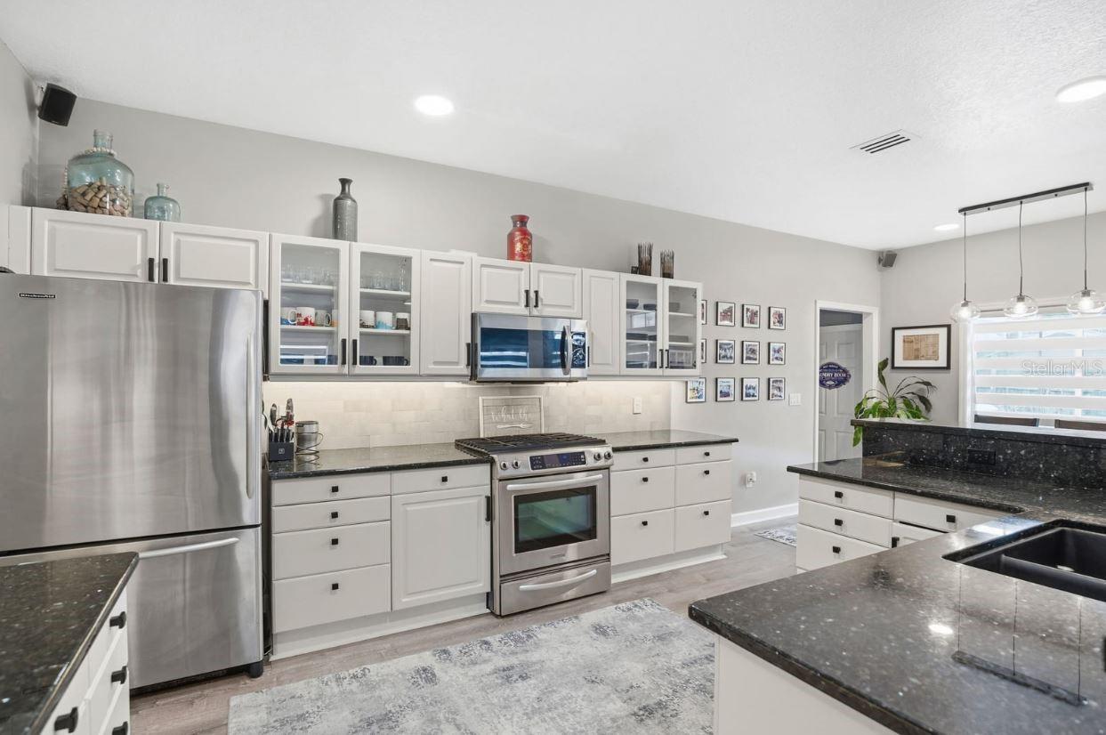 Image 13 of 49 For 111 Kennison