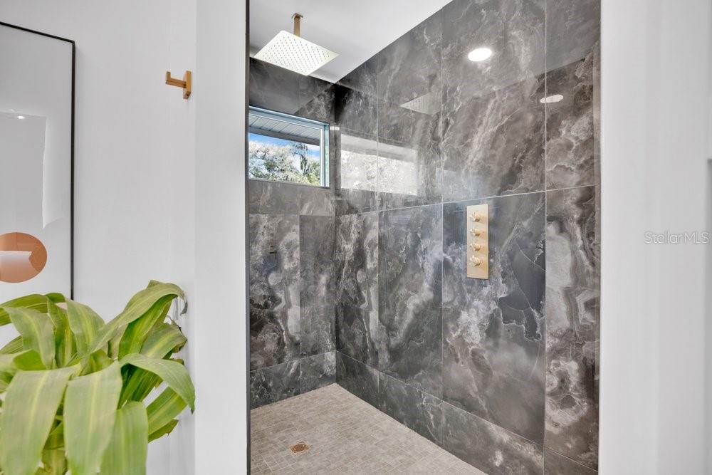 Image 22 of 49 For 111 Kennison