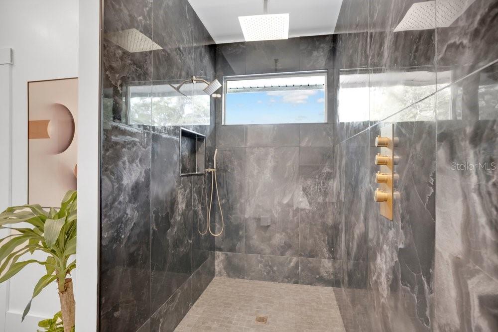 Image 23 of 49 For 111 Kennison