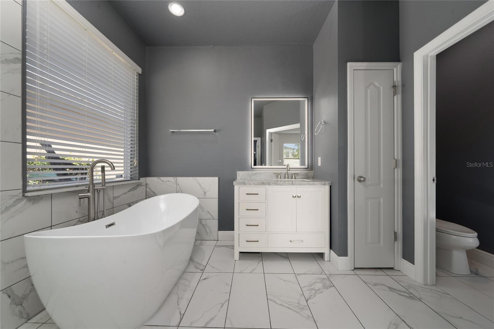 Image 17 of 28 For 12784 Garridan Avenue