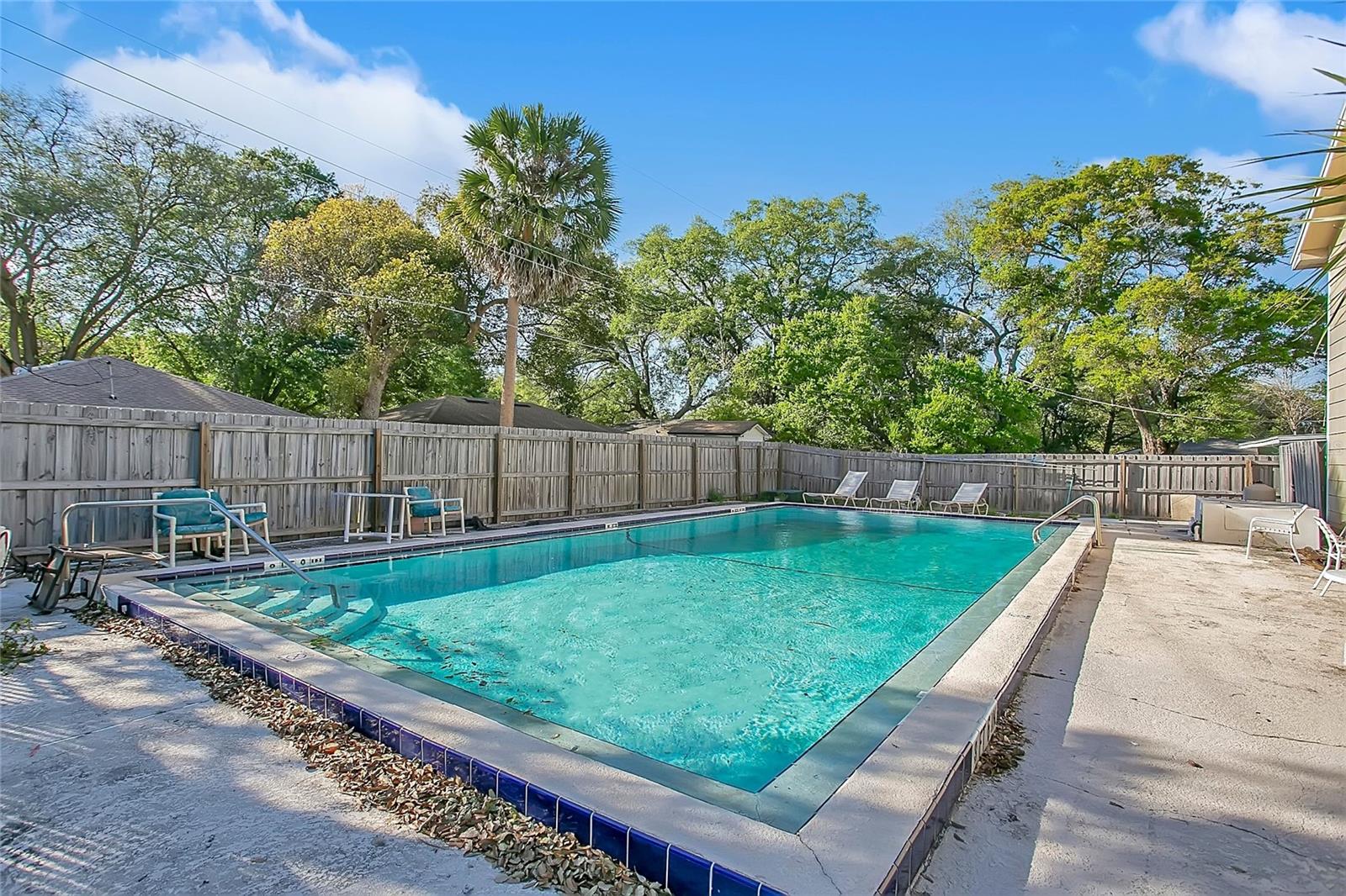 Image 23 of 33 For 832 25th Street