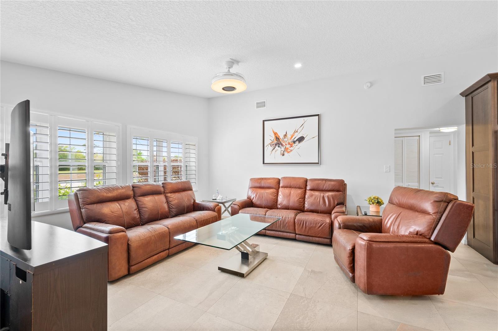 Image 10 of 42 For 305 Palm Springs Drive