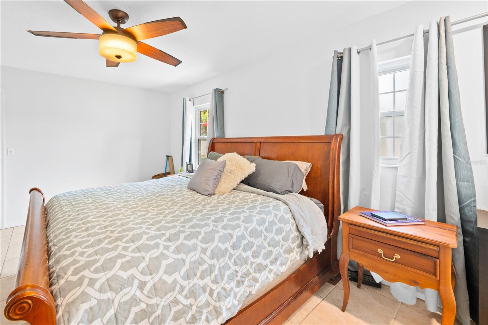 Image 18 of 42 For 305 Palm Springs Drive